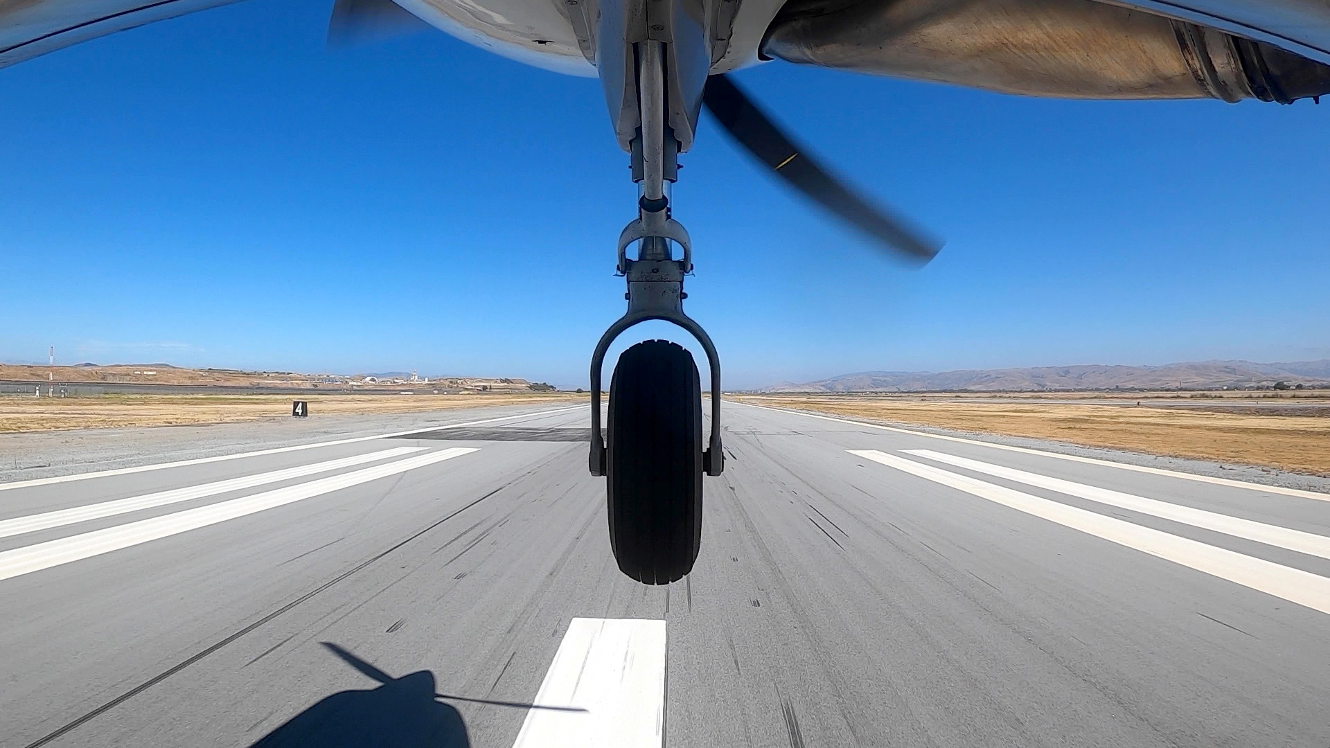 Foto de archivo de un Cessna 208 volando sobre California, EE.UU. Reliable Robotics/Handout via REUTERS 