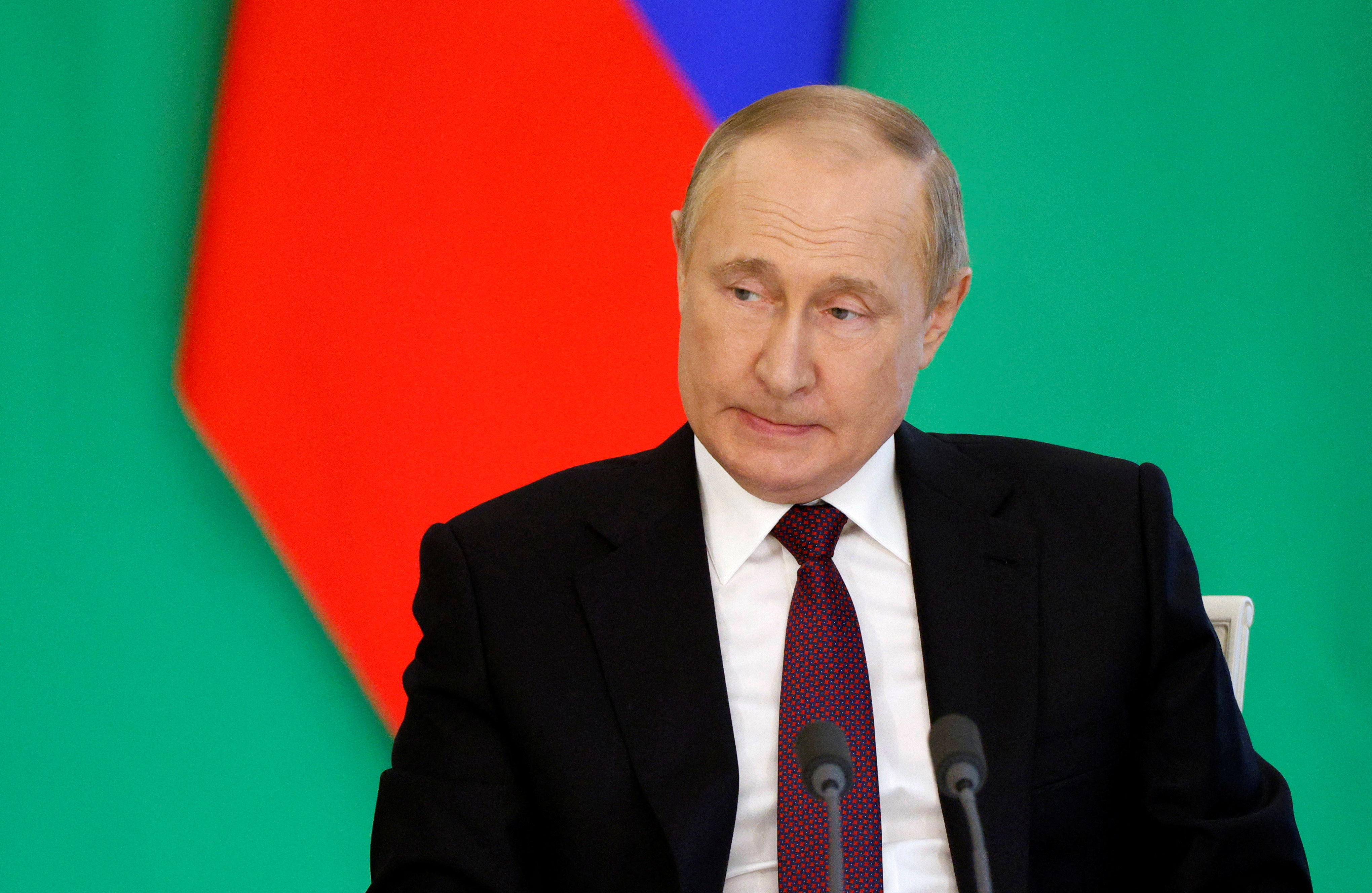 Timothy Snyder asegura que Putin elaboró un plan a tres niveles para provocar una ahmbruna global (REUTERS/Maxim Shemetov)