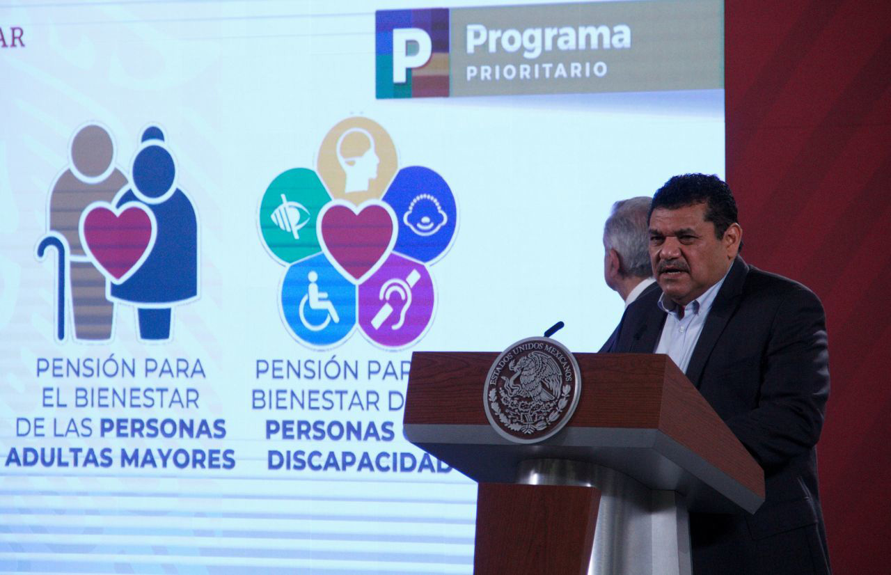 Javier May Rodríguez, secretario de Bienestar presentandolos créditos de Bienestar a la población vulnerable. (Foto: Cuartoscuro)