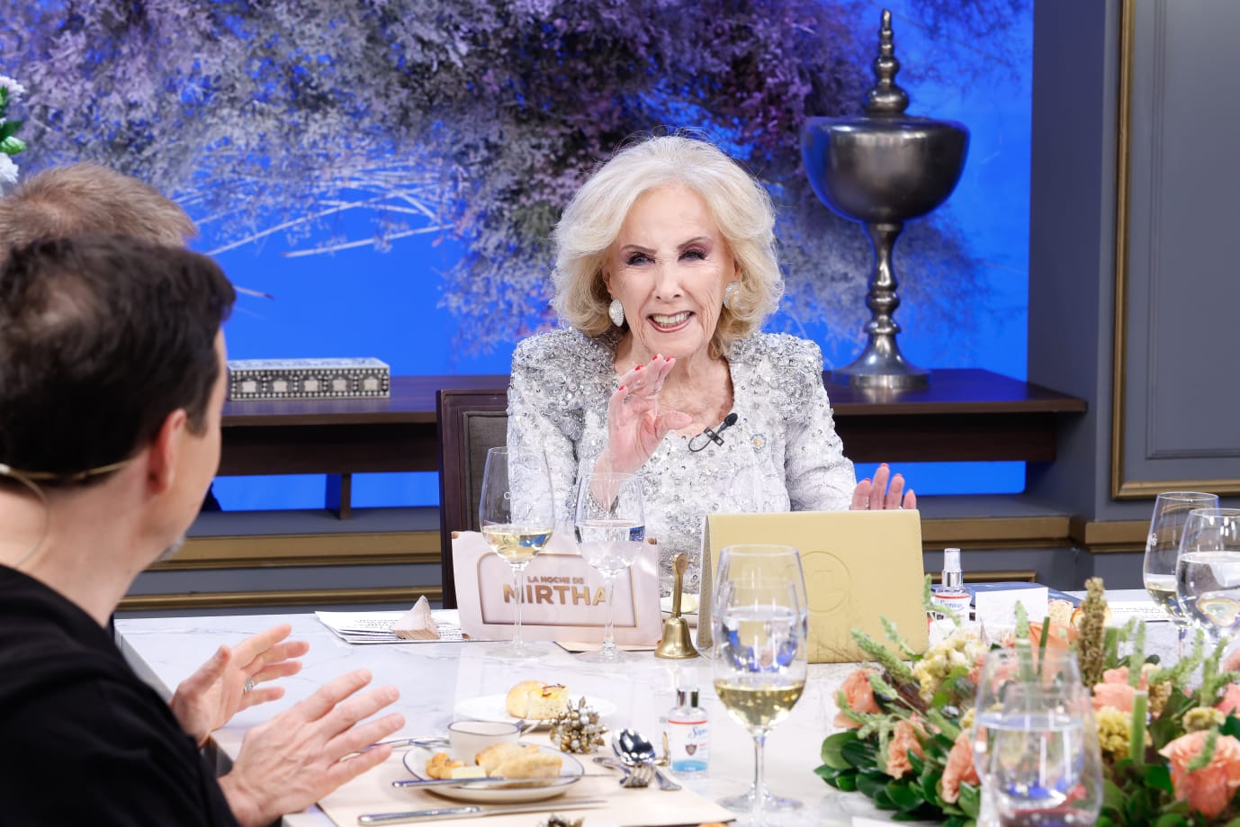 Mirtha Legrand impactó con un llamativo vestido y agradeció su triunfo en  los Martín Fierro: “Siempre fui, gane o pierda” - Infobae