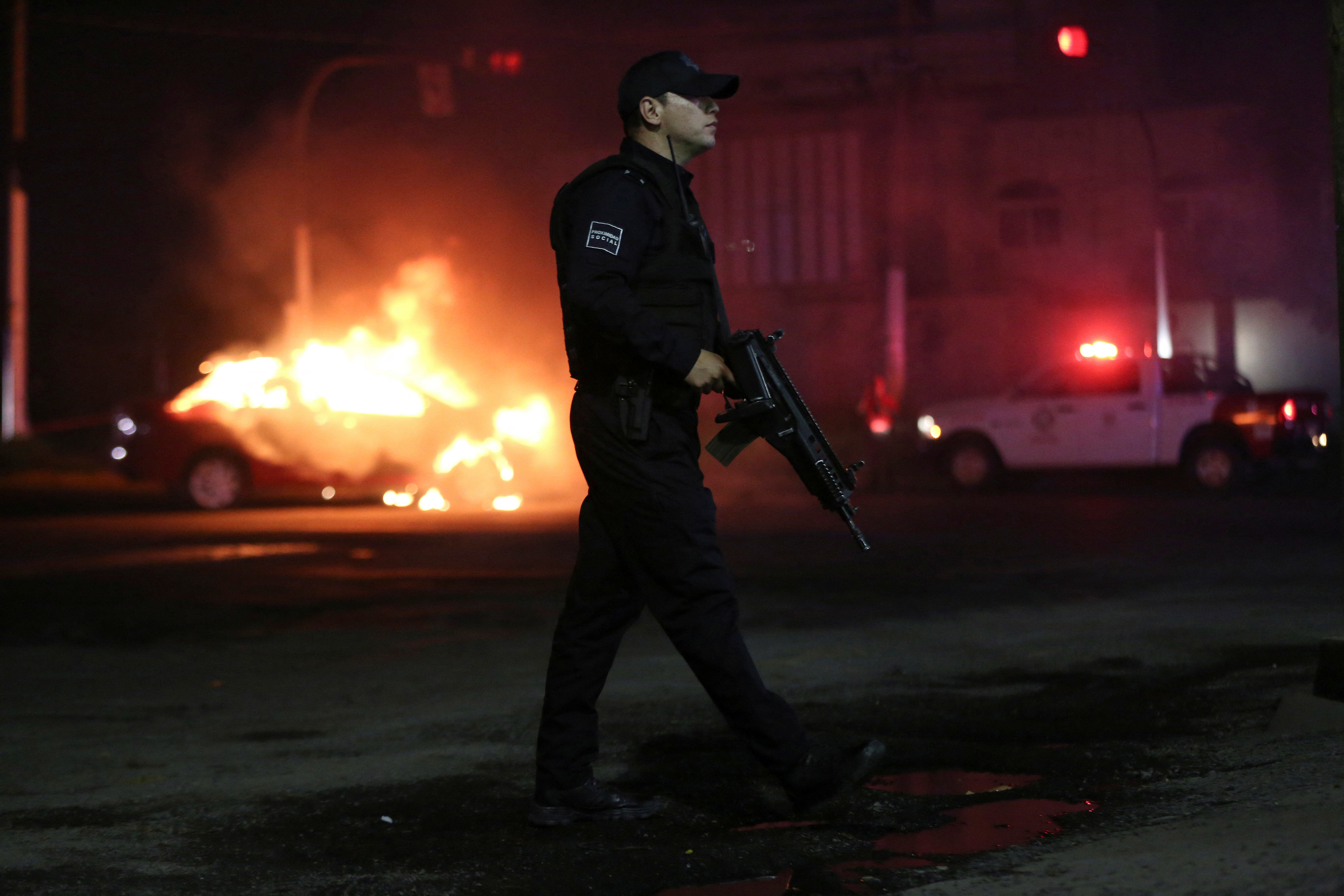 En fotos: Jalisco y Guanajuato padecieron narcobloqueos e incendios