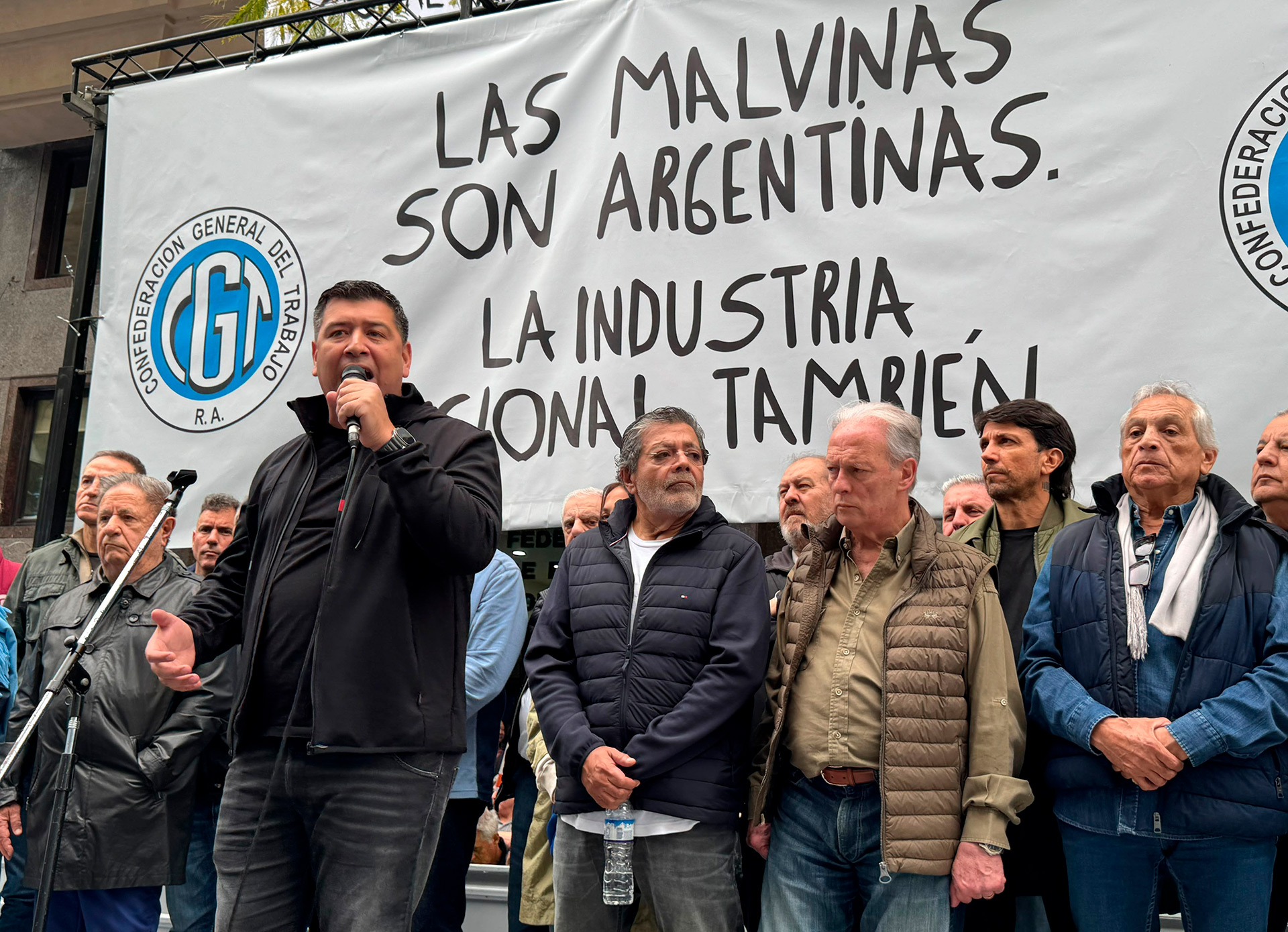 La CGT se movilizó en defensa de la industria y advirtió: "La lucha se va a seguir profundizando" 