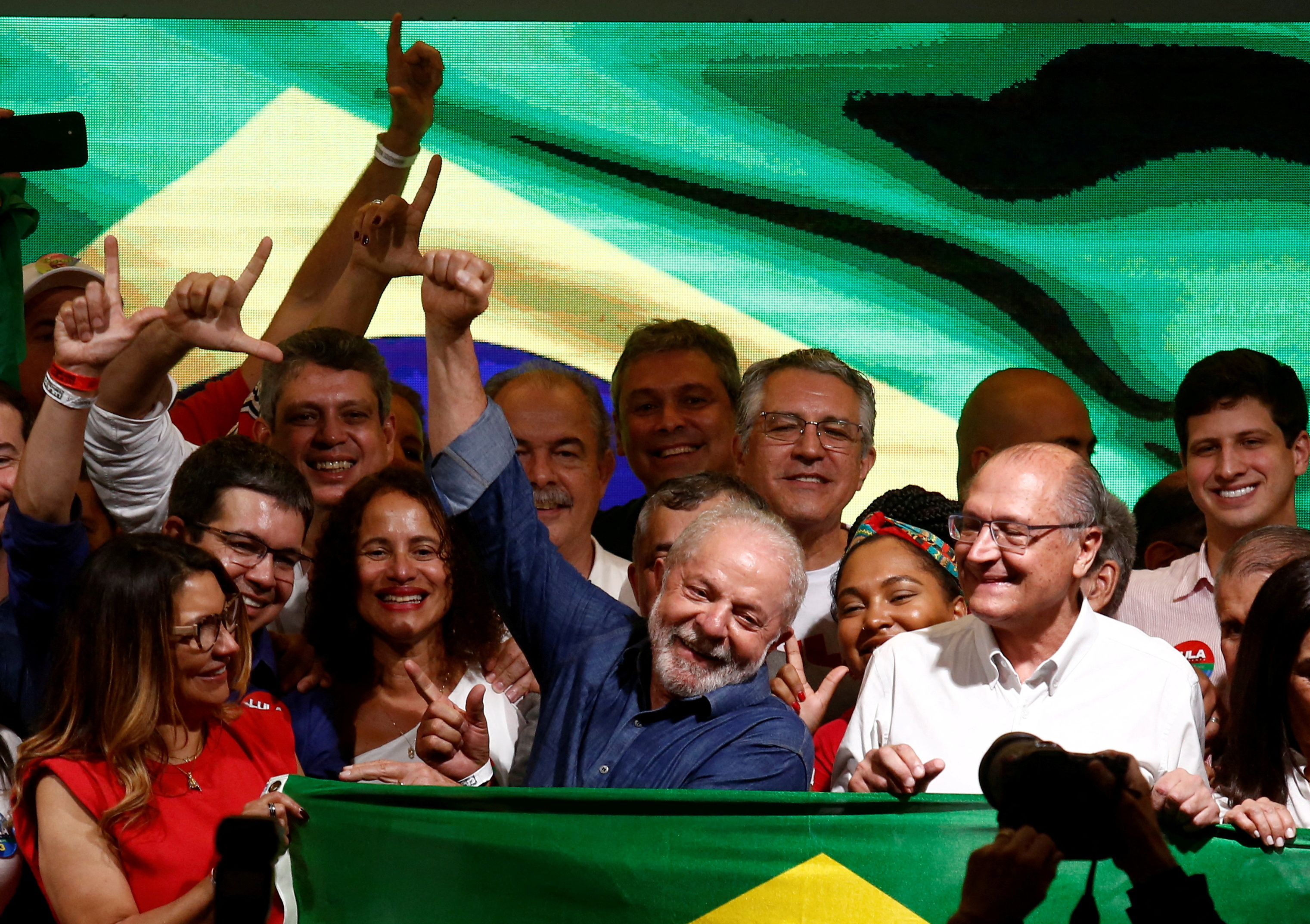 Lula da Silva se impuso por la mínima diferencia en el ballotage más polarizado de la historia de Brasil y será de nuevo presidente (REUTERS/Carla Carniel)