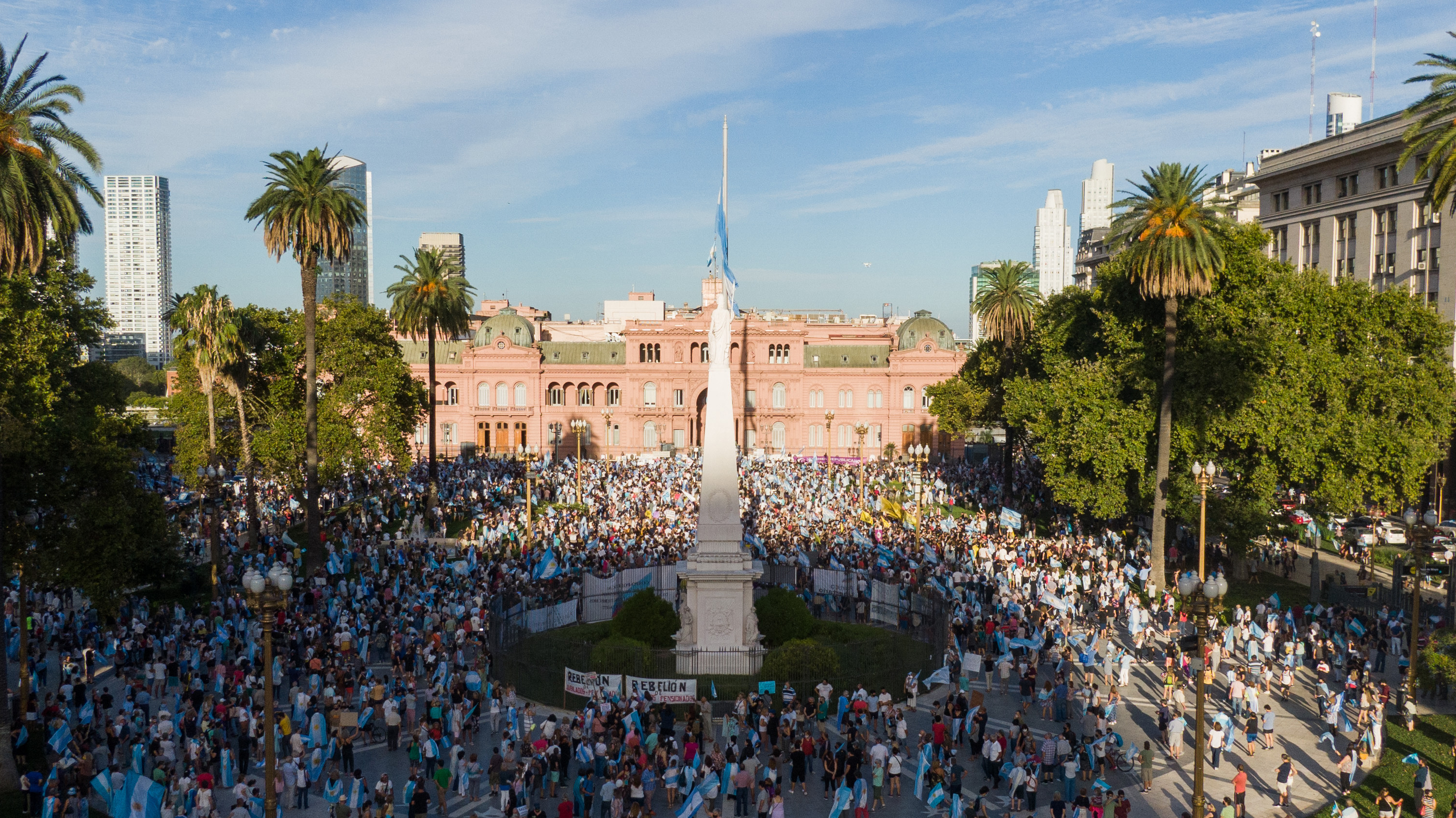 Así se veía la Plaza de Mayo cerca de las 18.30 (Thomas Khazki)