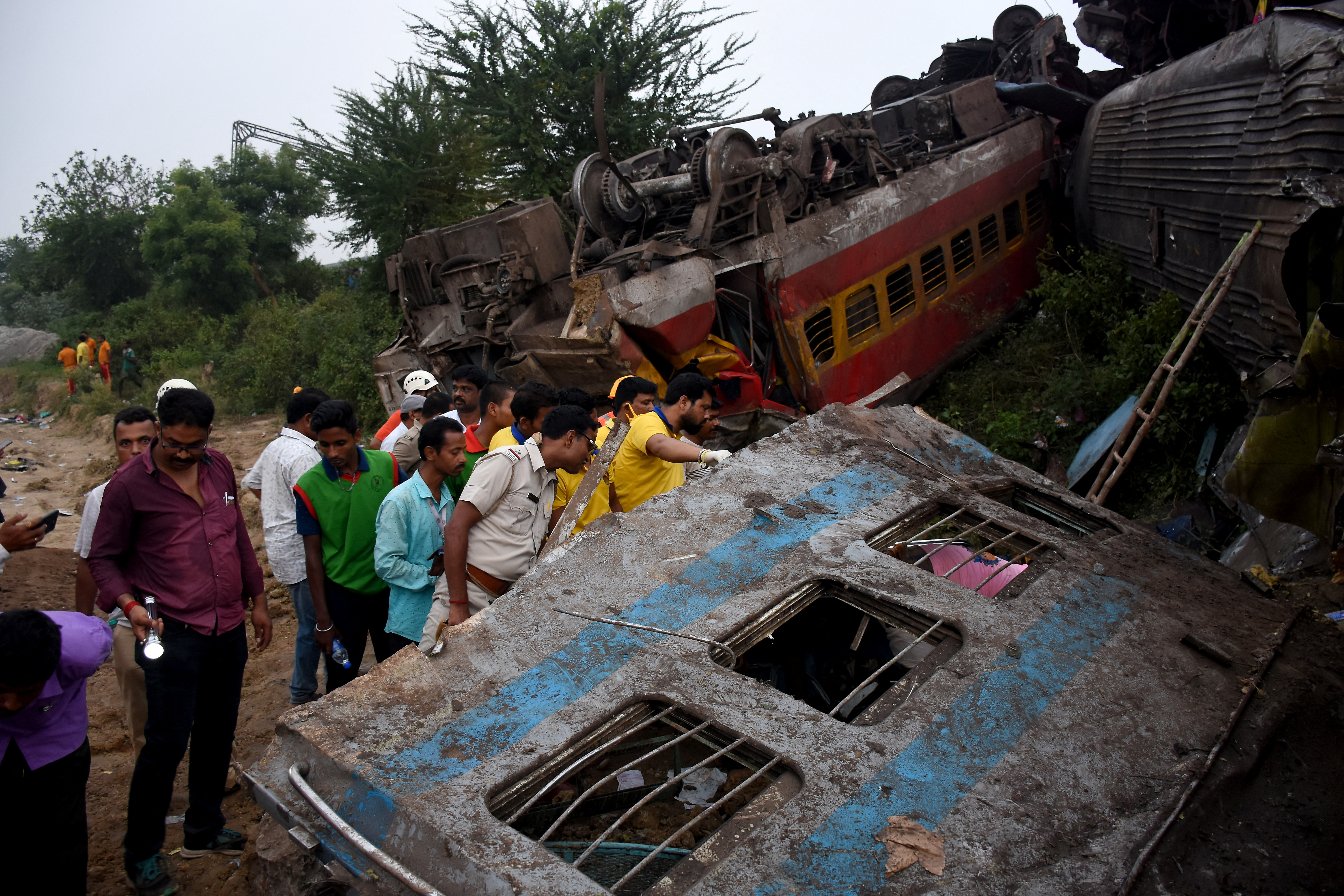 Las autoridades indias anunciaron una serie de indemnizaciones de hasta 200.000 rupias (más de 2.250 euros) para los familiares de las víctimas, y hasta 50.000 rupias (más de 560 euros) para los heridos. (REUTERS)
