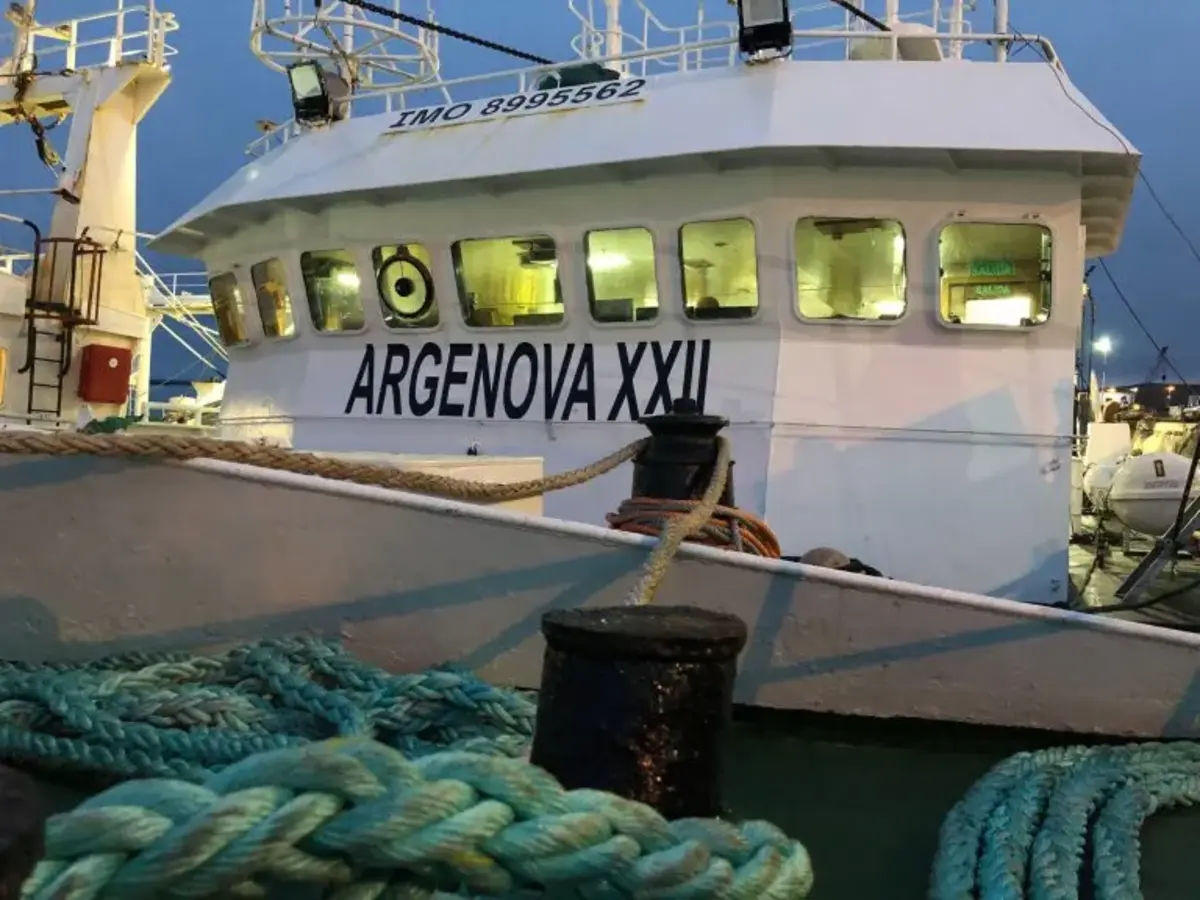 Hallaron muerto a un marinero a bordo de un pesquero que operaba en aguas nacionales