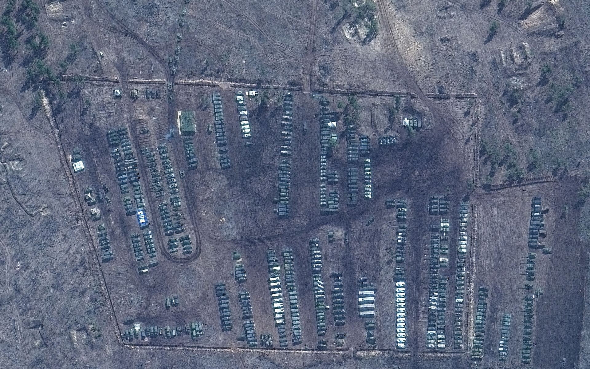 Una brigada rusa de fusileros motorizados en el área de entrenamiento de Pogonovo en Voronezh, Rusia. Imagen de satélite tomada el 10 de abril. (©2021 Maxar Technologies)