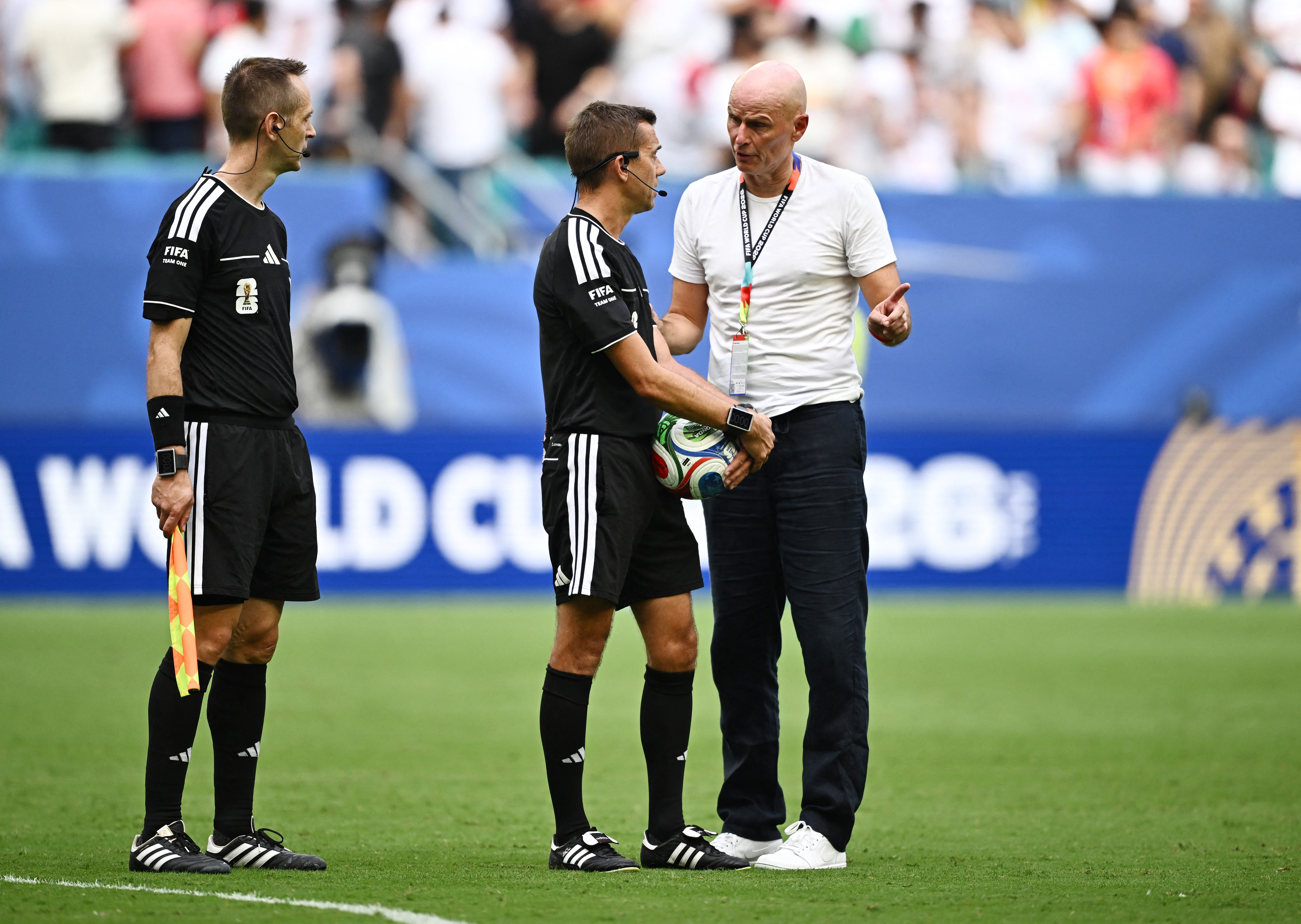 La gran pol&eacute;mica del Mundial: Noruega reclam&oacute; que la pelota peg&oacute; en un cable de la c&aacute;mara de TV antes del empate de Inglaterra
