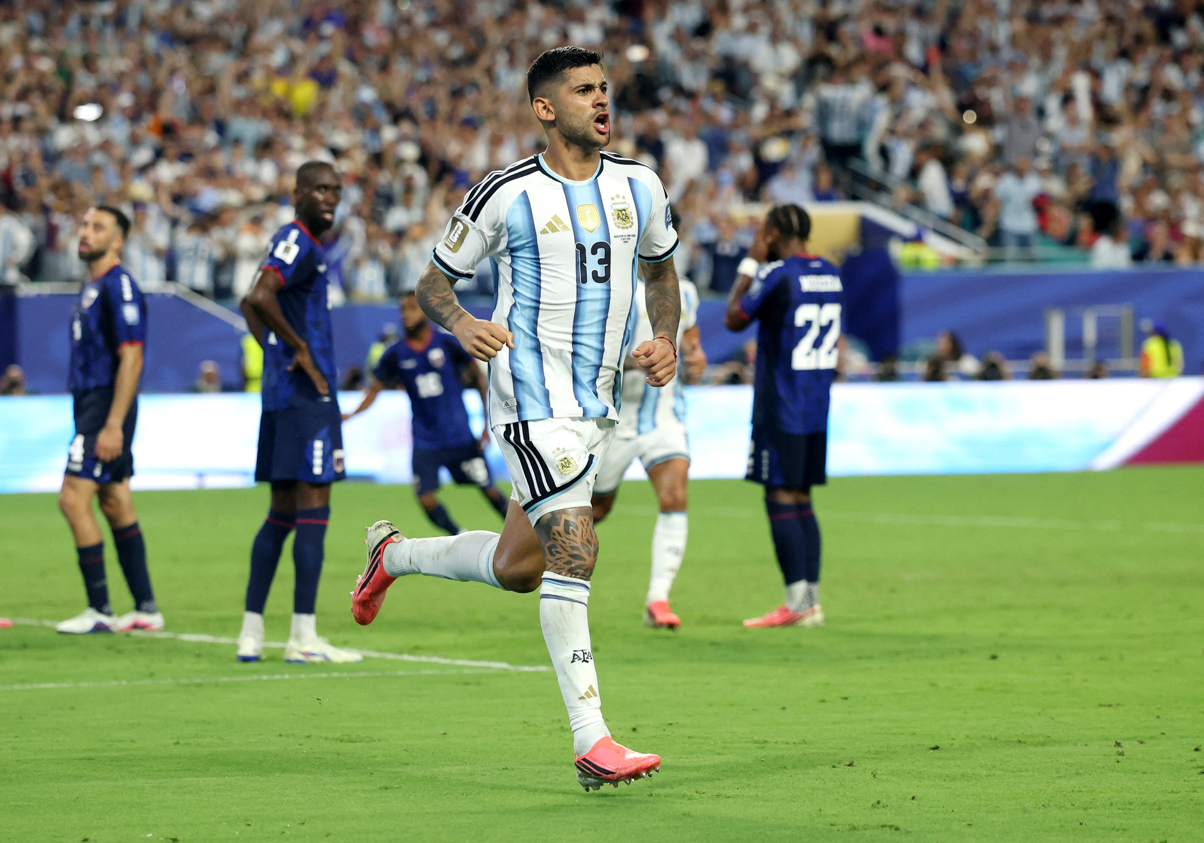 En Italia afirman que hay acuerdo entre Tottenham e Inter de Mil&aacute;n por Cuti Romero: la impactante cifra que se pagar&iacute;a