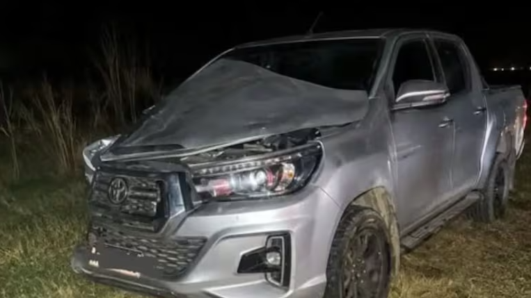Dos j&oacute;venes murieron en un choque entre una moto y una camioneta en el sur de C&oacute;rdoba 