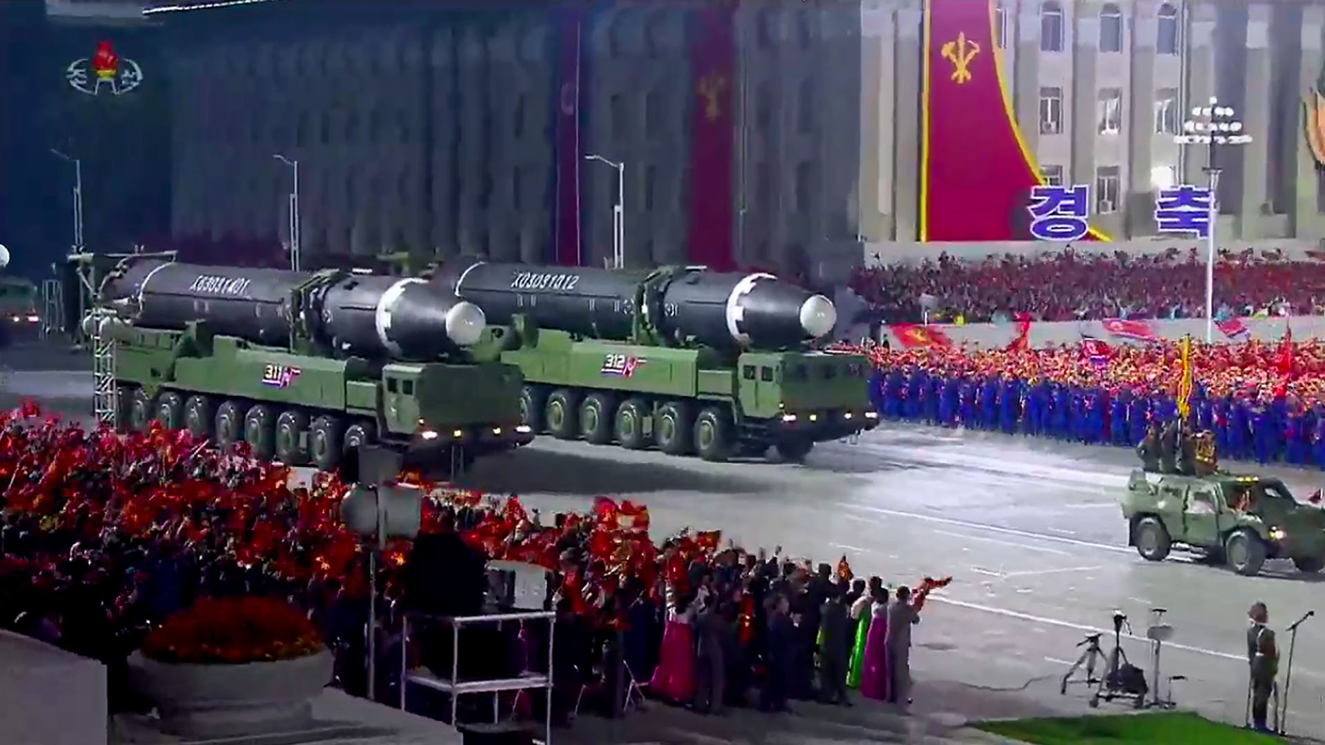Misiles balísticos intercontinentales de Corea del Norte durante un desfile en Pyongyang (KCNA/AFP)