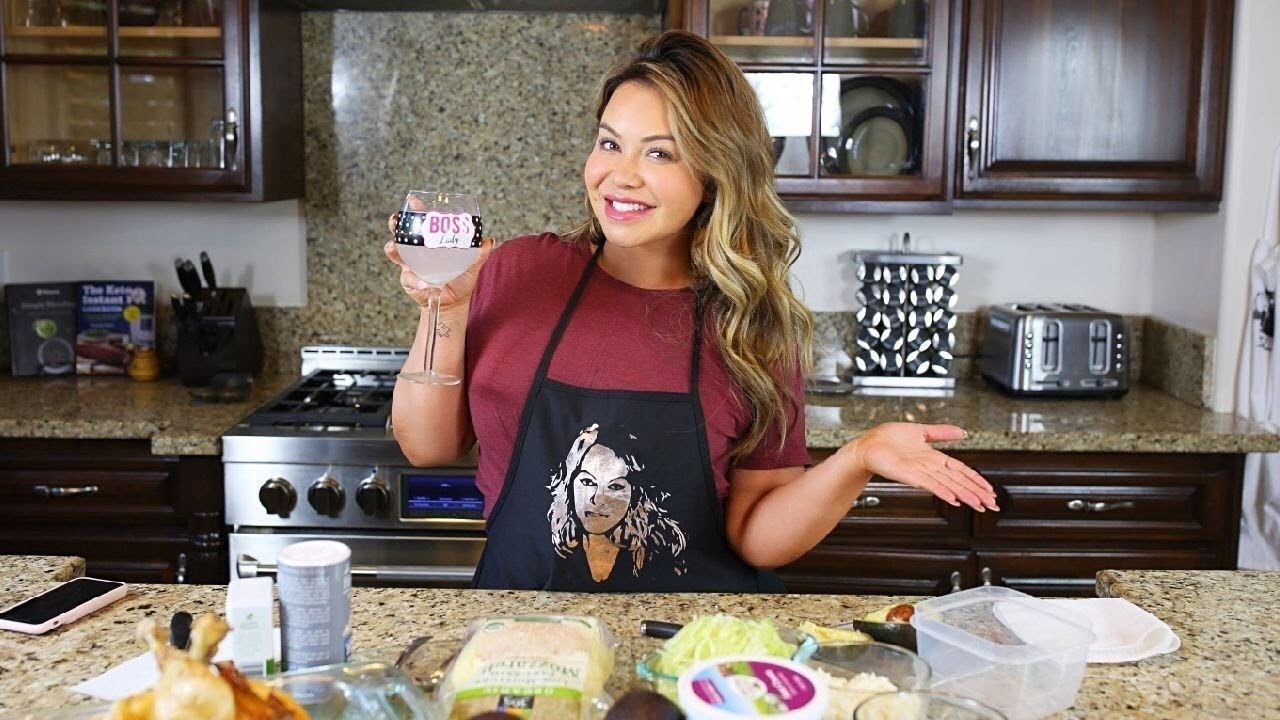 Chiquis Rivera lanza un libro de recetas latinas 