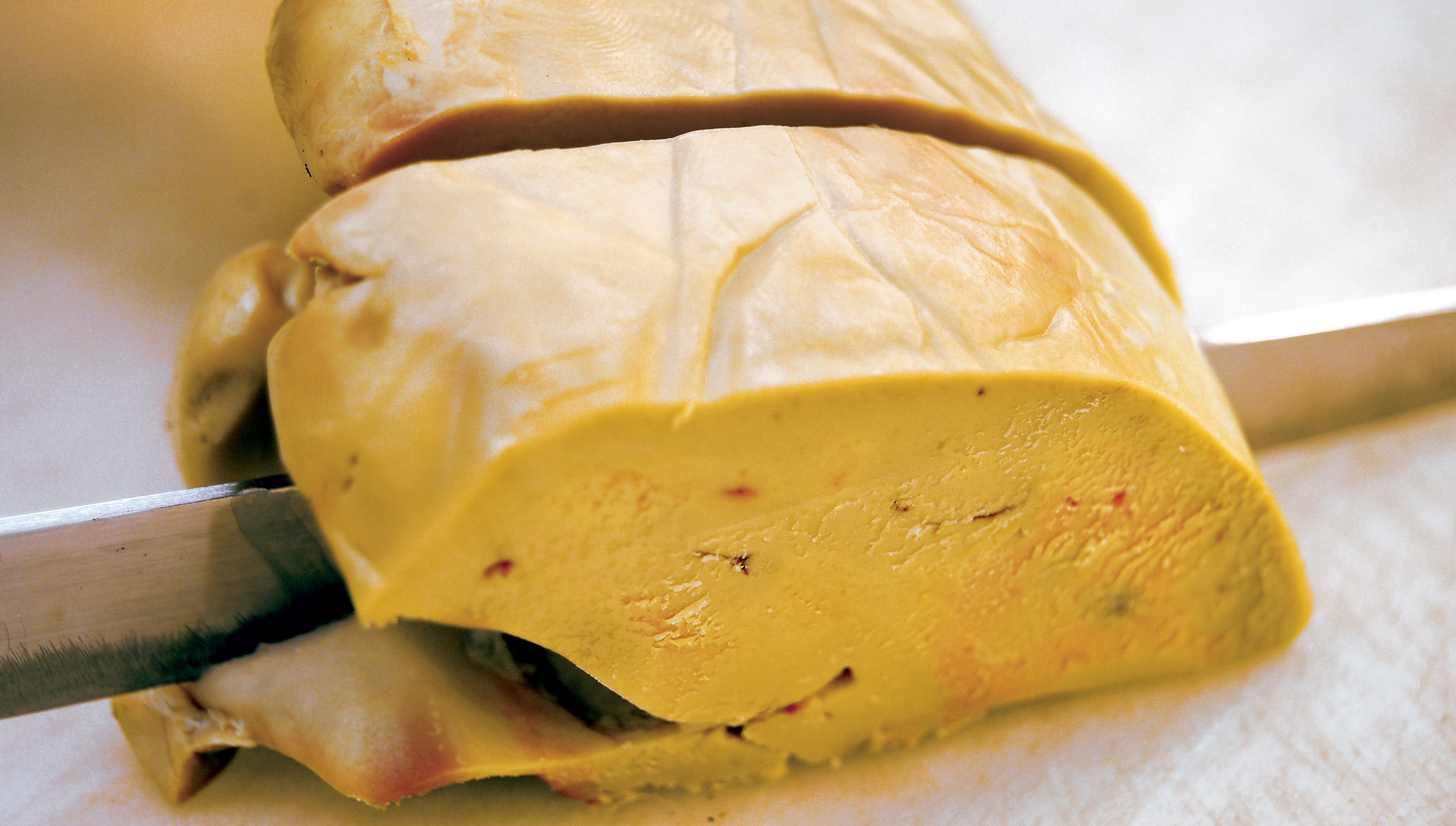 El foie gras es un alimento hecho a partir del hígado hipertrofiado del pato o del ganso (Shutterstock)