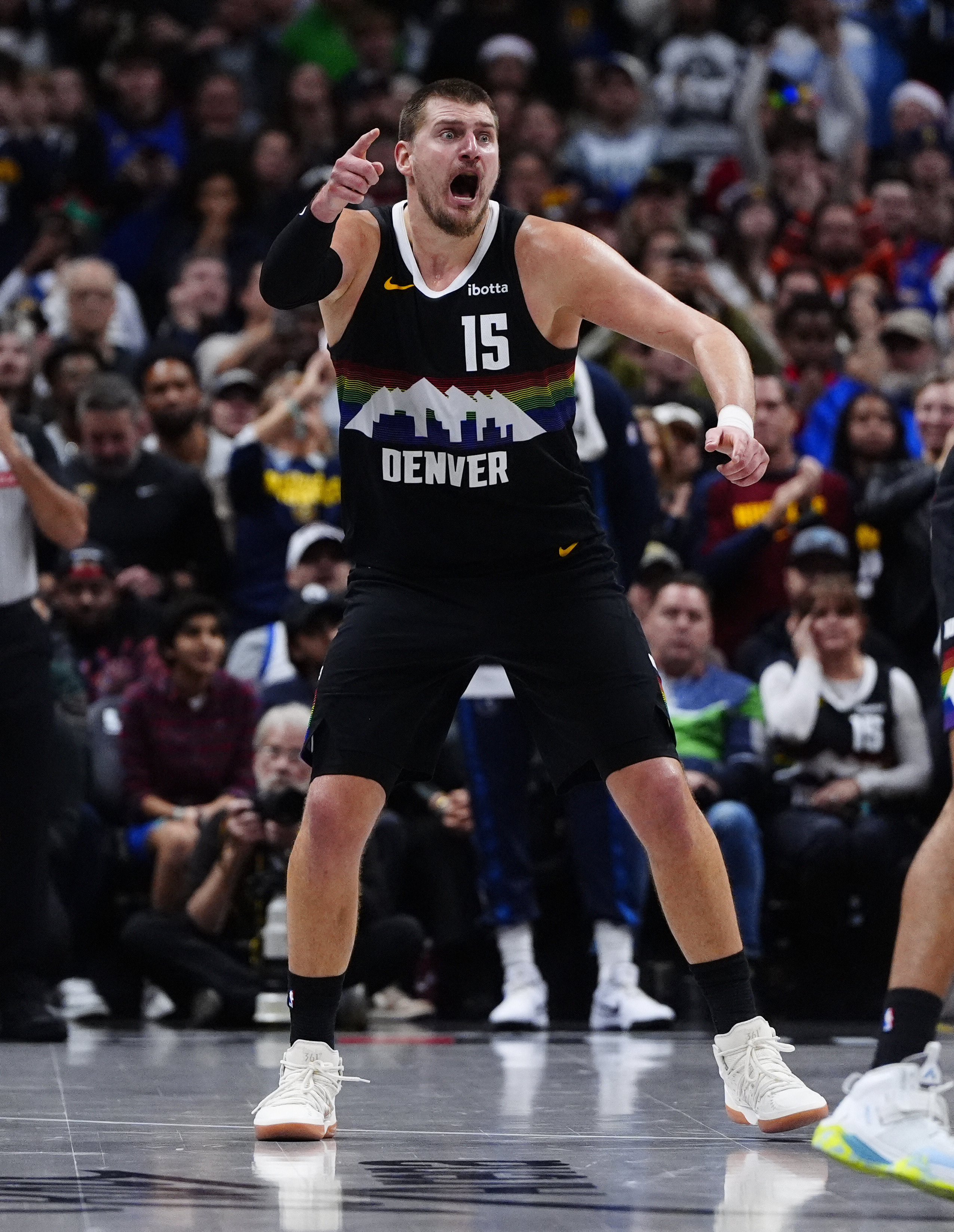 Alertan que la Luna podría transformarse en un cementerio de satélites en las próximas décadas