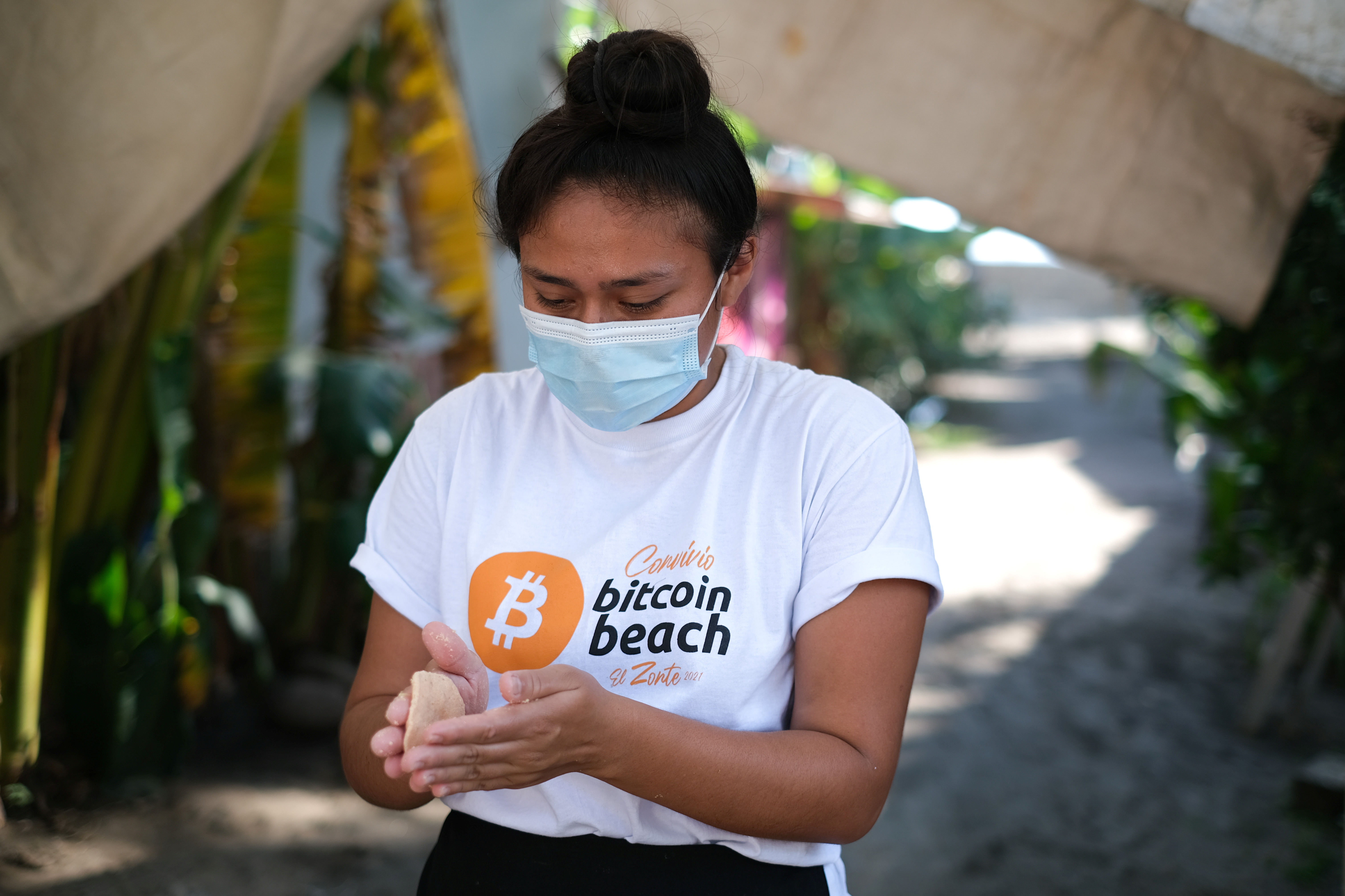 El Salvador adoptó el bitcoin como moneda de curso legal en septiembre pasado. REUTERS/Jose Cabezas