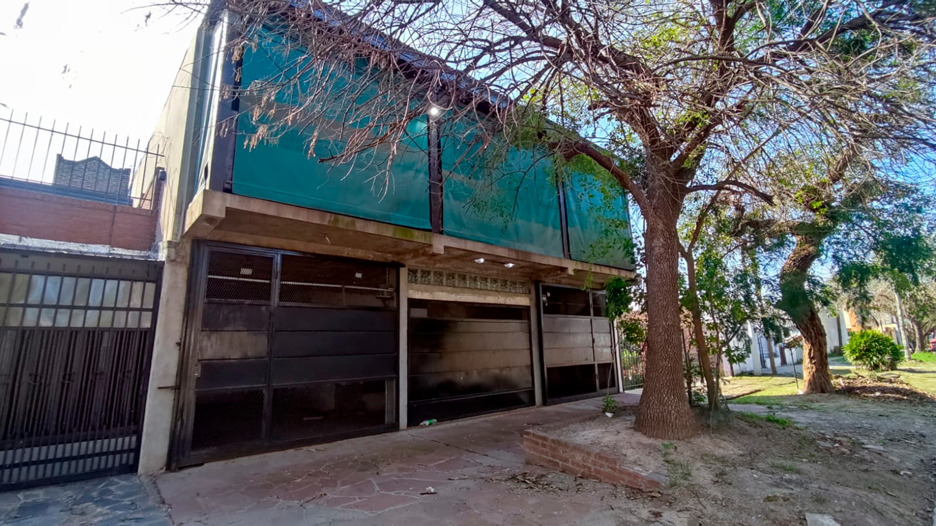 Tragedia en Quilmes: a un niño de 8 años se le cayó un arco de handball encima y está con muerte cerebral