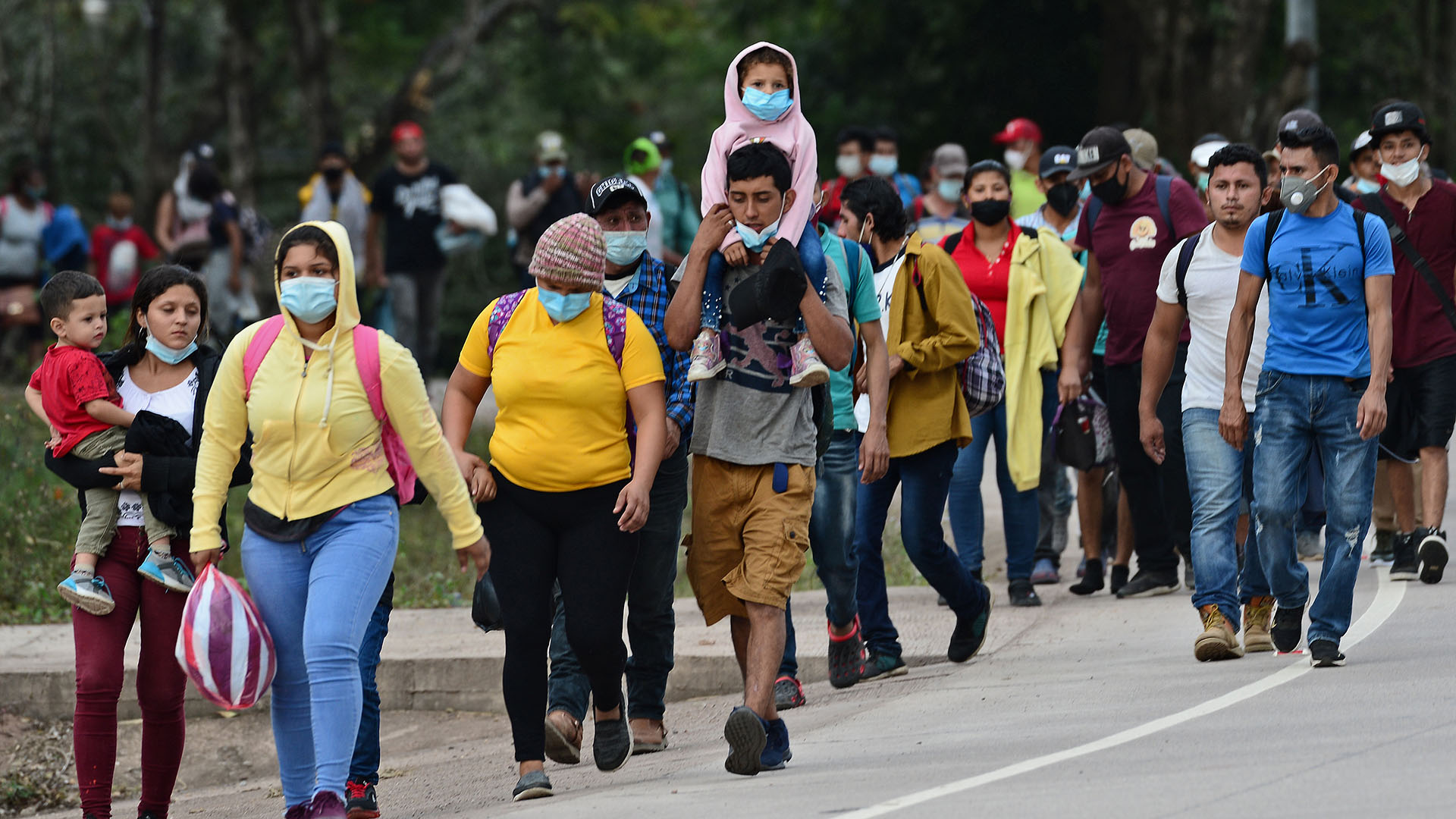 Orilladas por la violencia, inseguridad, entre otras razones, las personas migrantes provenientes de Centroamérica buscan obtener asilo en México y Estados Unidos (Foto: Orlando Sierra/EFE)