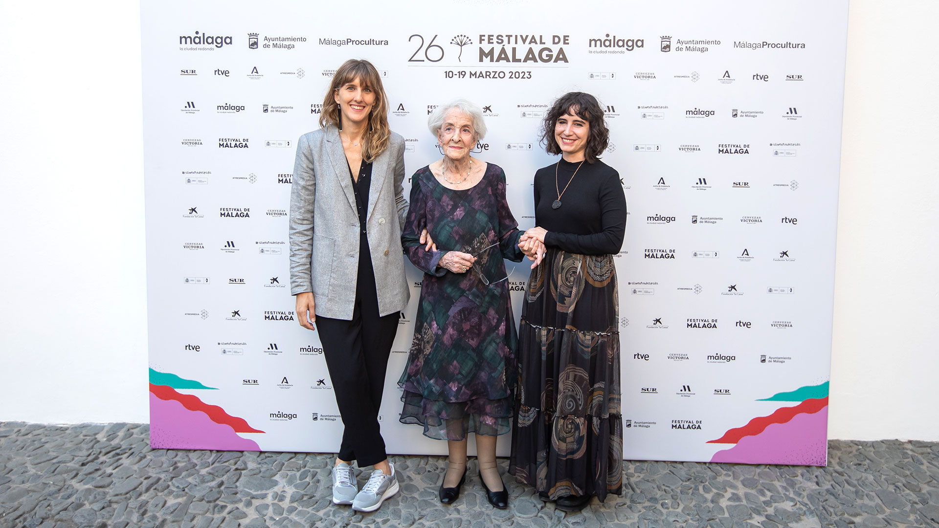 La directora del documental María Arrillaga, junto a Ida Vitale e Inés Vázquez, productora y sonidista de la película en el último Festival de Cine de Málaga (Prensa del Festival de Málaga)