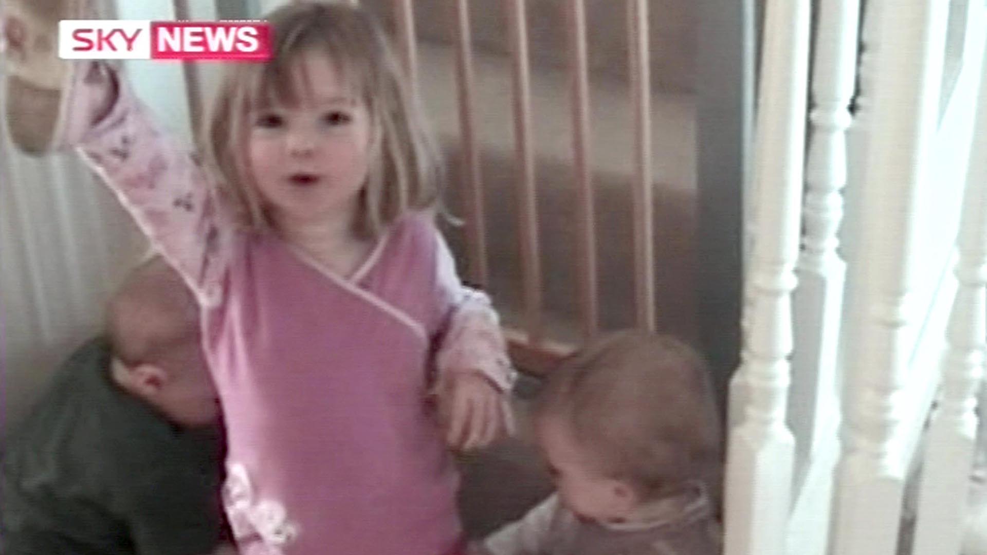 Un video familiar de Maddie con sus hermanitos mellizos, Sean y Amelia (AFP)