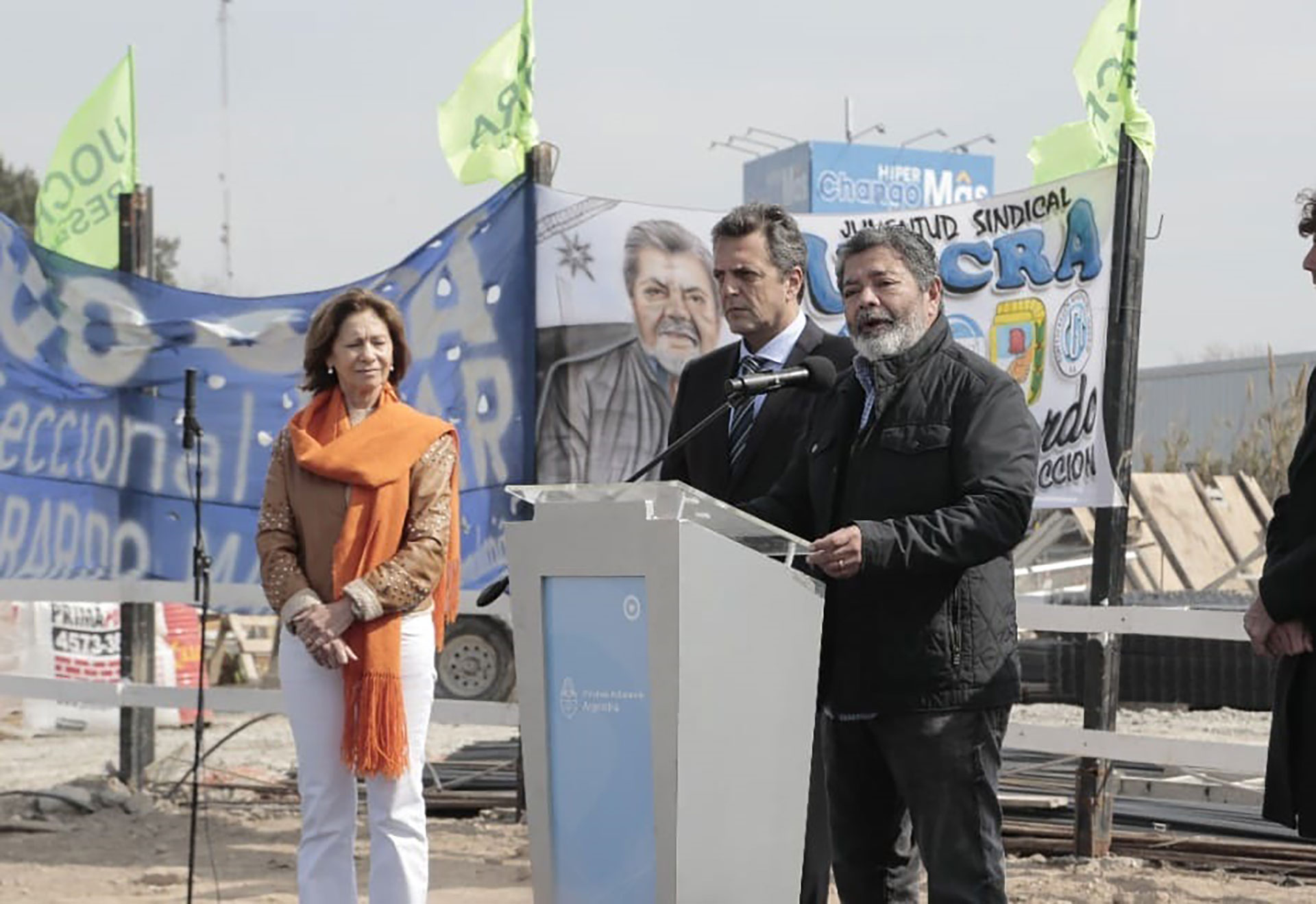 El ministro Sergio Massa y el sindicalista Gerardo Martínez, en un acto de la UOCRA