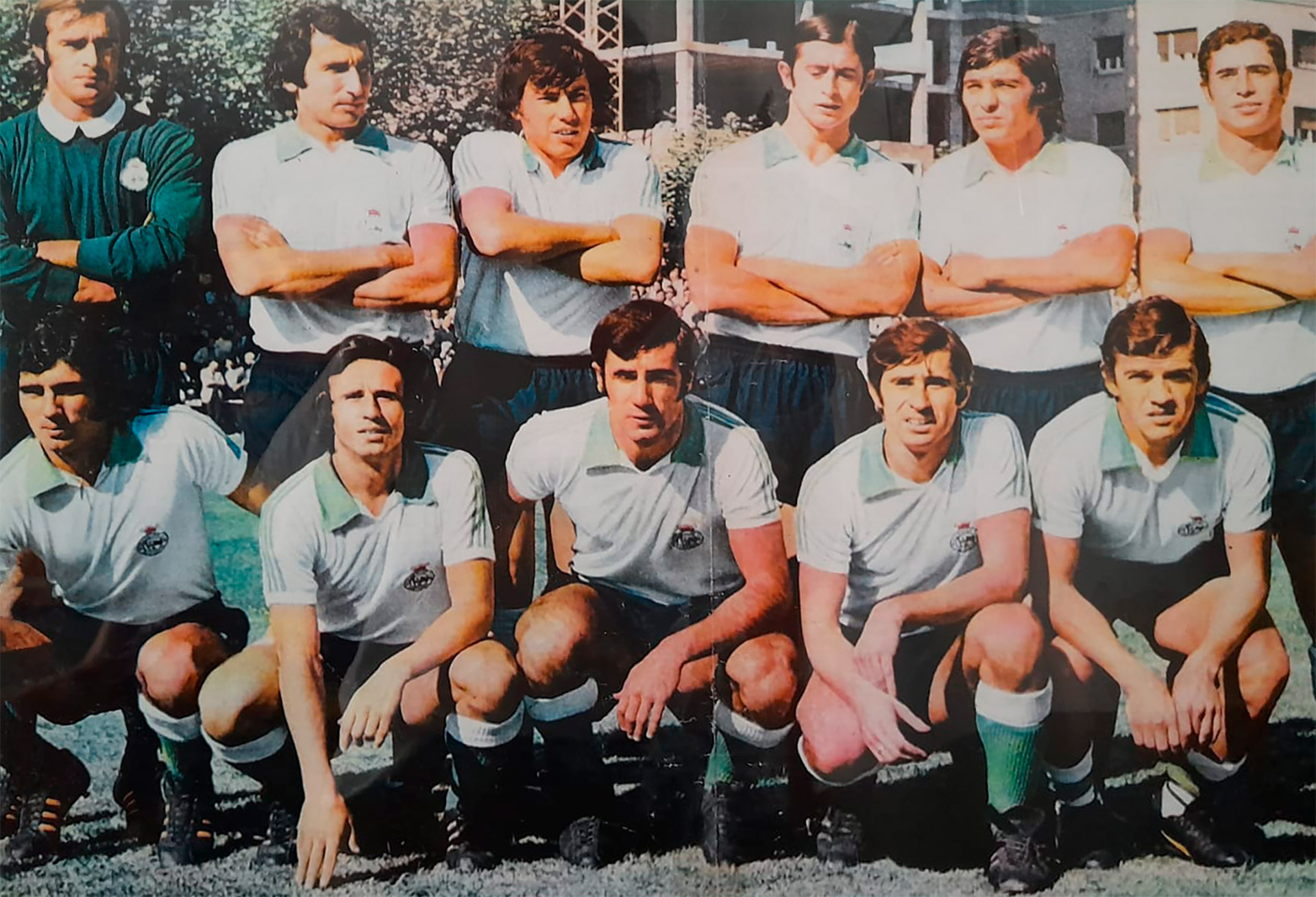 Equipo de Racing de Santander de 1974, primer club europeo donde jugó Rafael Zuviría 