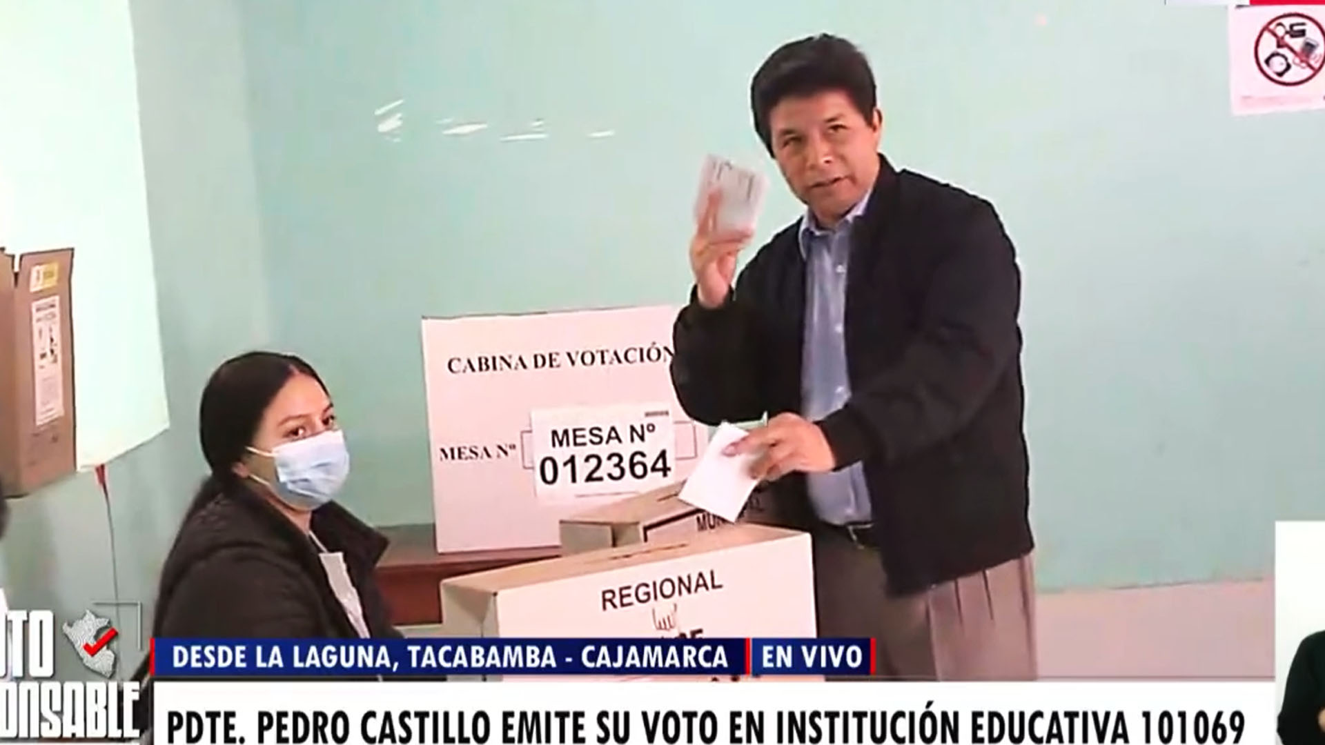 Pedro Castillo cast his vote.  (TV Peru)