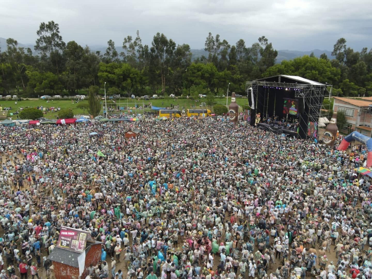 Carnaval de Cajamarca reunió a miles de personas en su primer día.