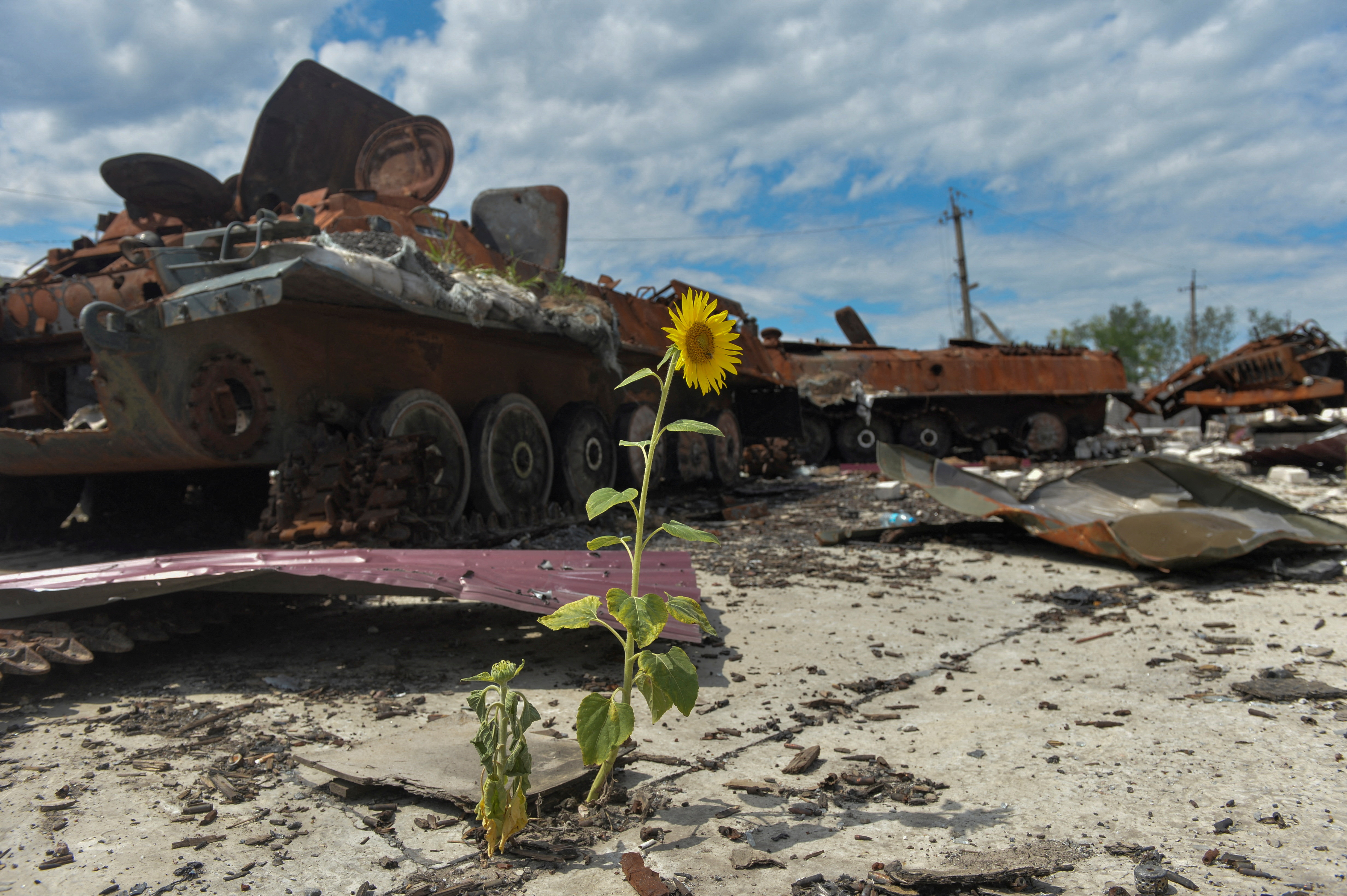Tanque ruso destruido en Kharkiv (Reuters)