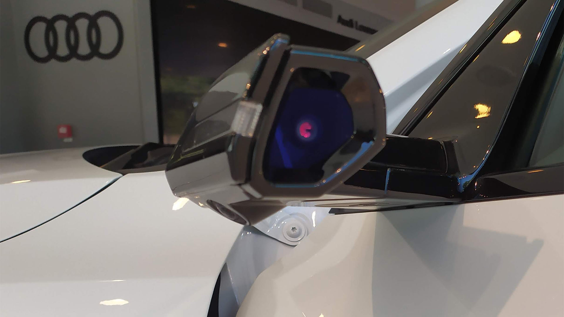 Audi ya comercializa en Argentina algunos modelos eléctricos con cámaras en lugar de espejos exteriores