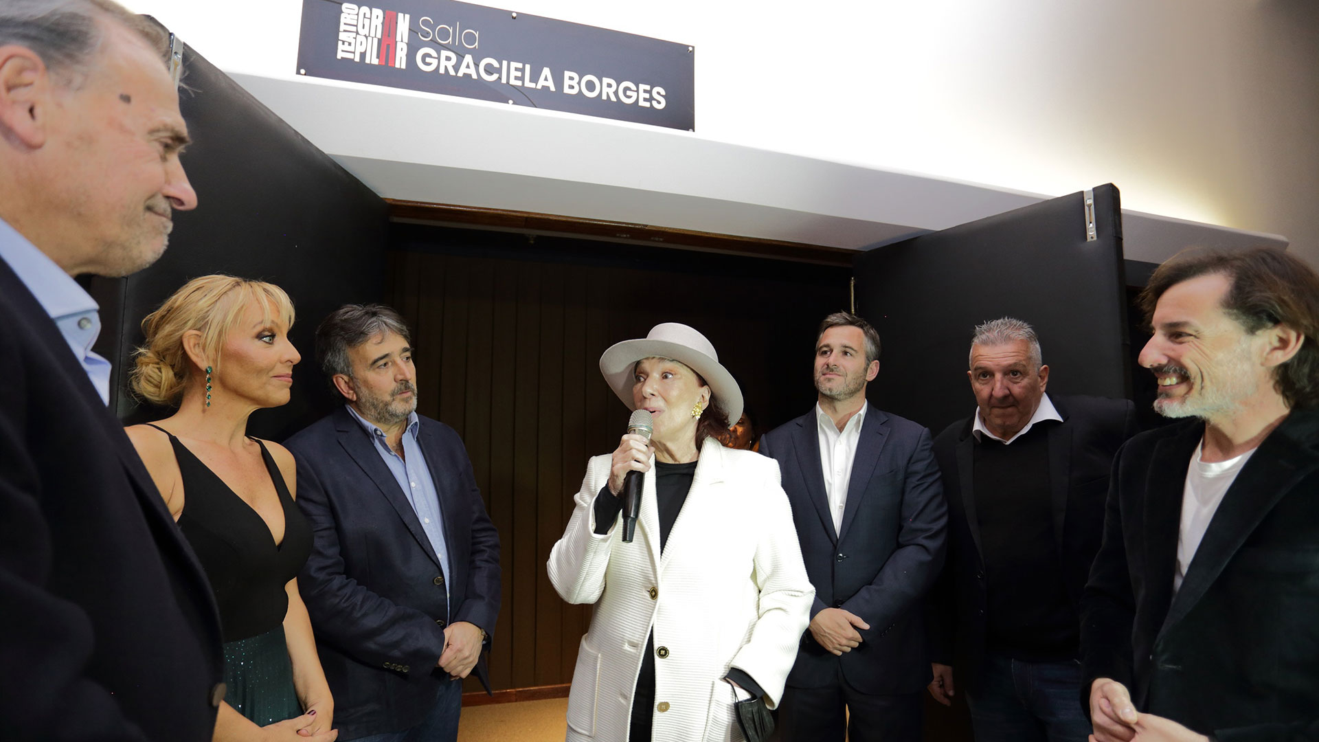 El teatro Gran Pilar reabrió sus puertas con Graciela Borges como madrina y un show de alto vuelo