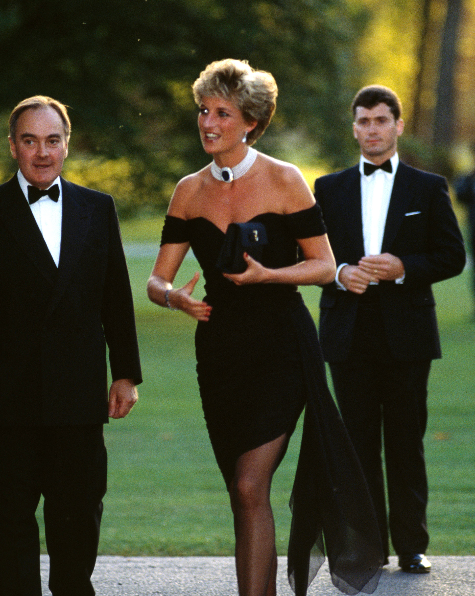 Diana utilizando el vestido de Christina Stambolian (Photo by Princess Diana Archive/Getty Images)