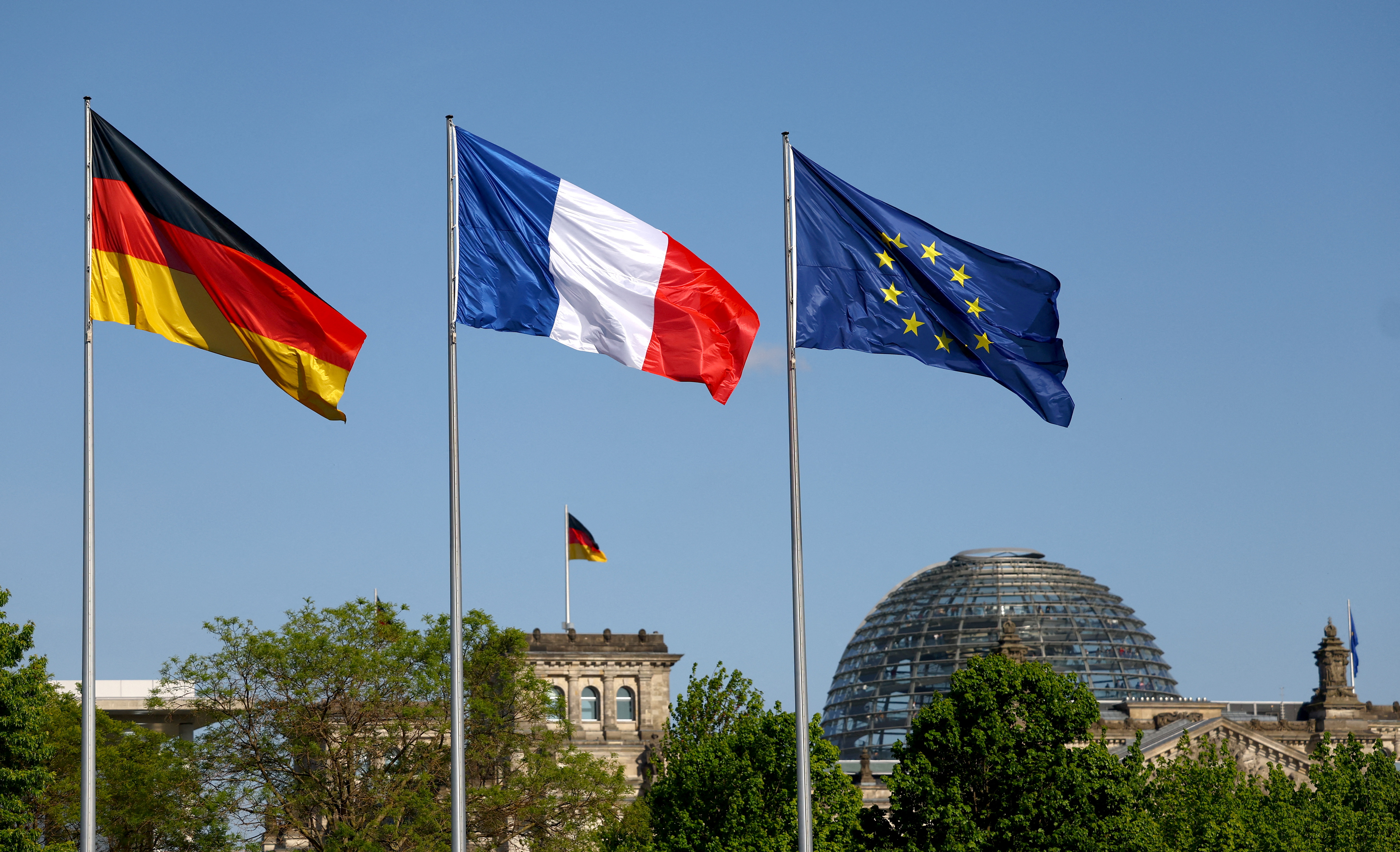 Las fricciones llegan hasta la opinión pública y un 36% de los franceses encuestados y un 39% de los alemanes dijeron a Ipsos esta semana que el vínculo está deteriorado. REUTERS/Lisi Niesner