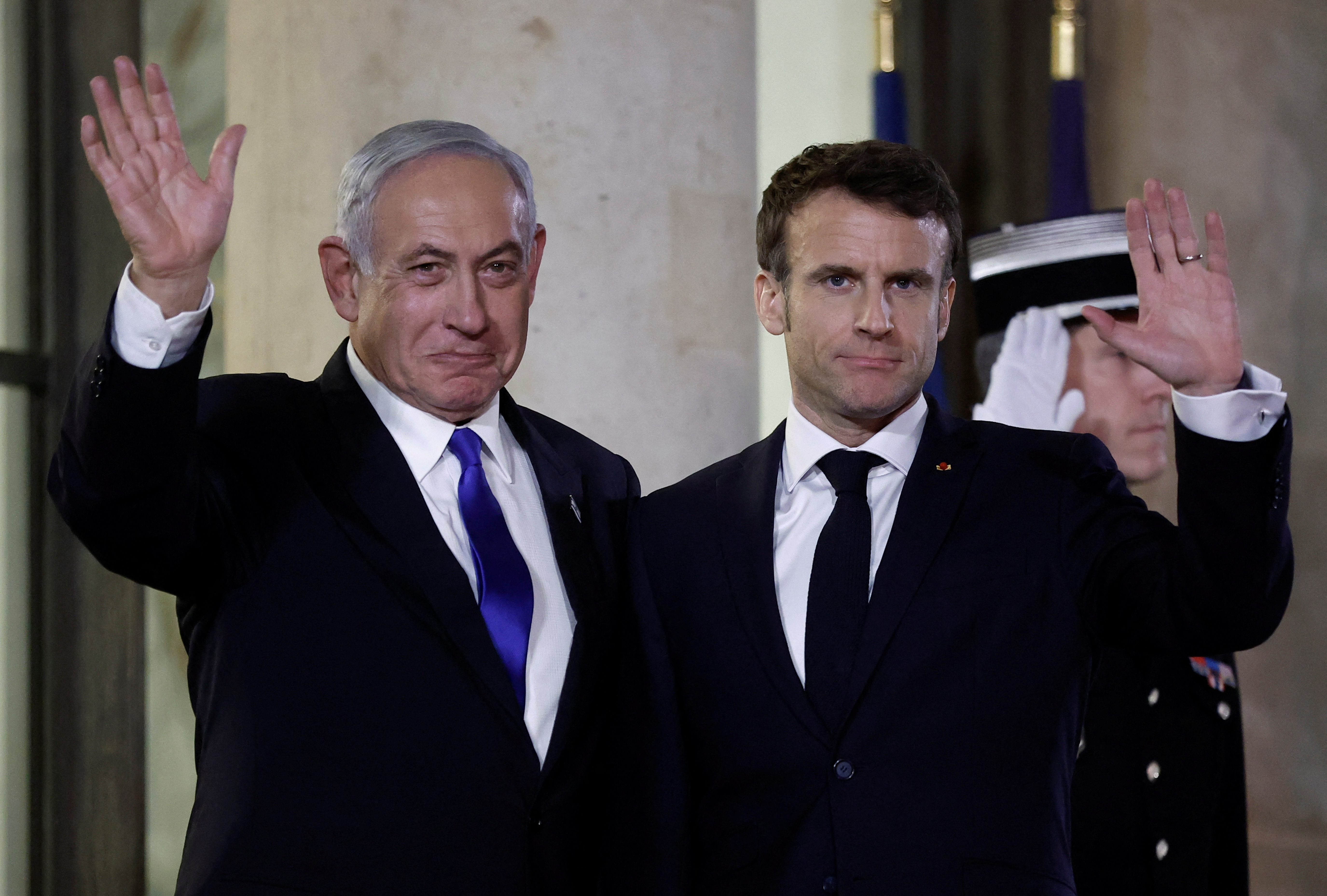 Emmanuel Macron le advirtió al régimen de Irán que habrá consecuencias si continúa con su programa nuclear