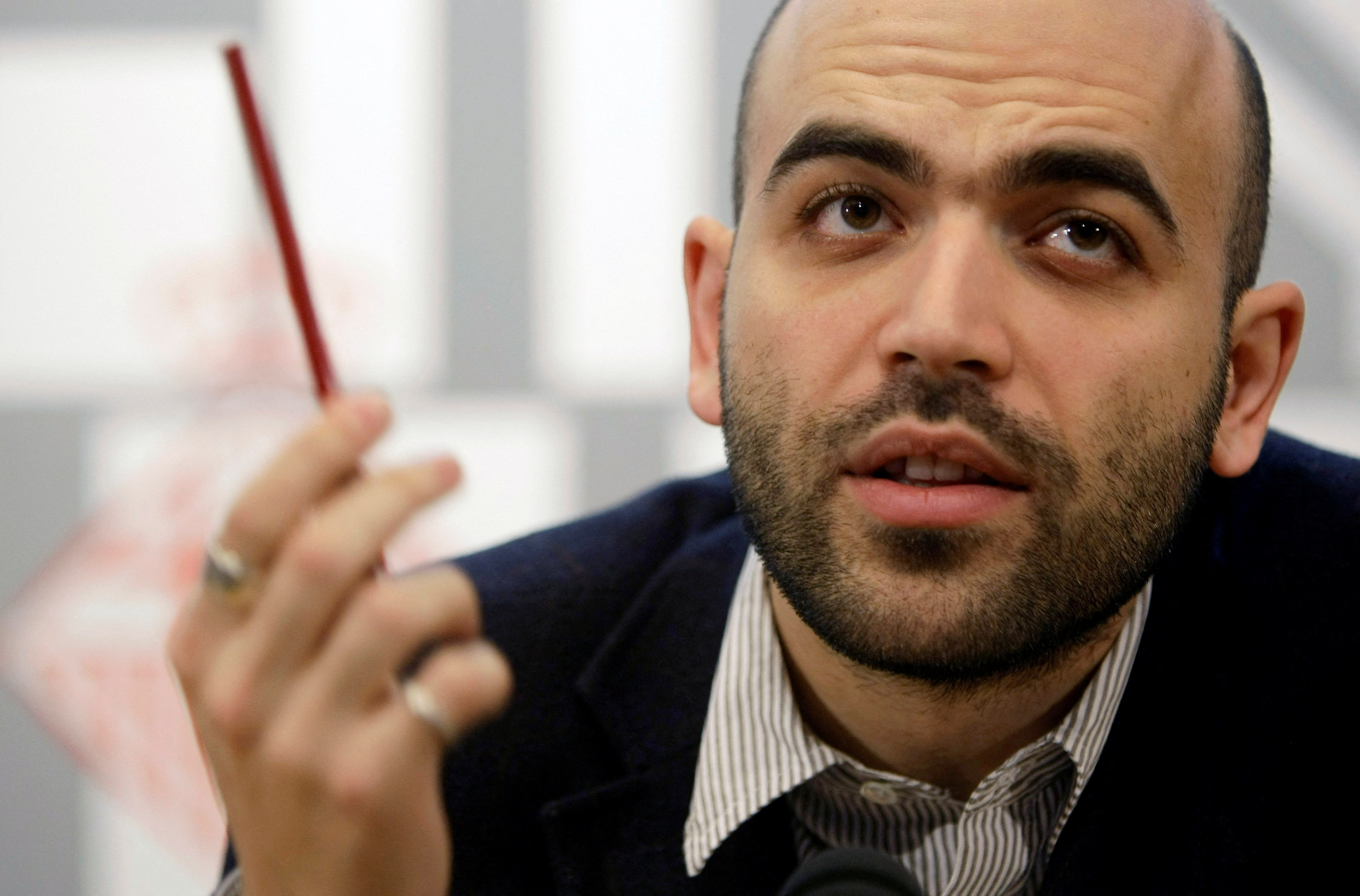 Roberto Saviano spoke about the controversy that revolves around 41 bis and the revelations of Giovanni Donzelli (REUTERS)