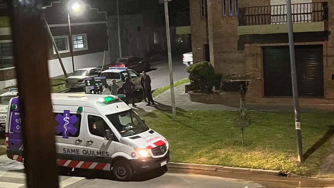 Un jubilado de 85 a&ntilde;os muri&oacute; tras una entradera en Bernal Oeste y buscan a cinco delincuentes
