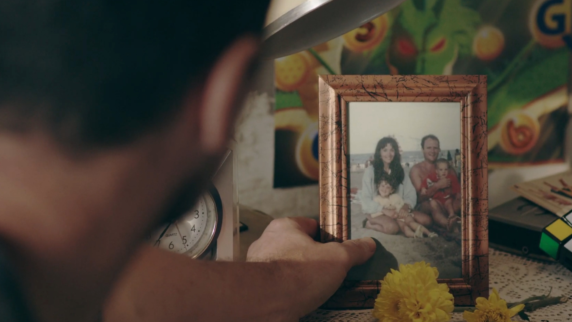 Foto familiar de Fabricio, captura de un fragmento de su clip "Un guardián"