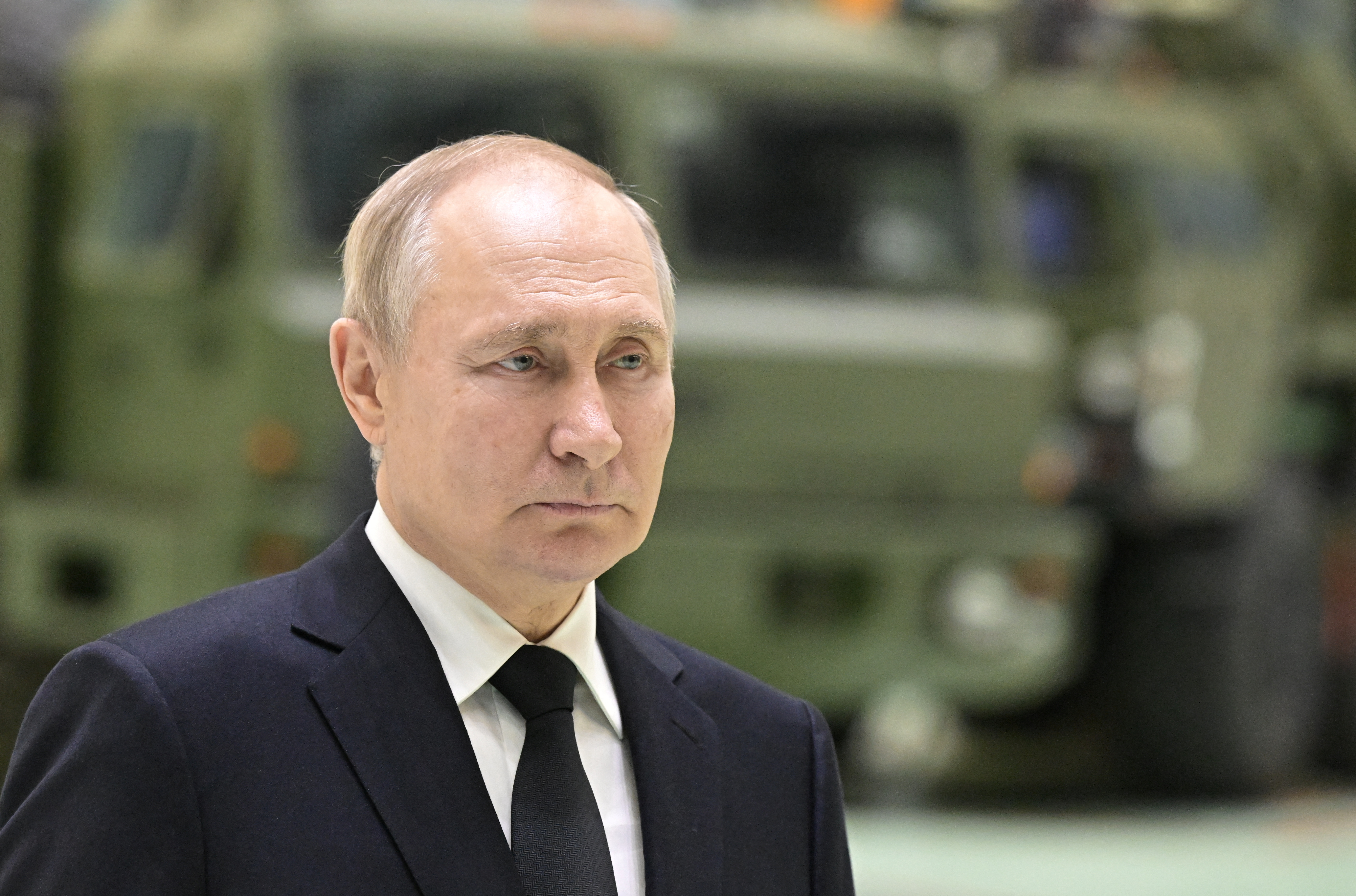 Putin durante la visita a una fabrica de misiles este miércoles (Sputnik/Ilya Pitalyov/Pool via REUTERS)