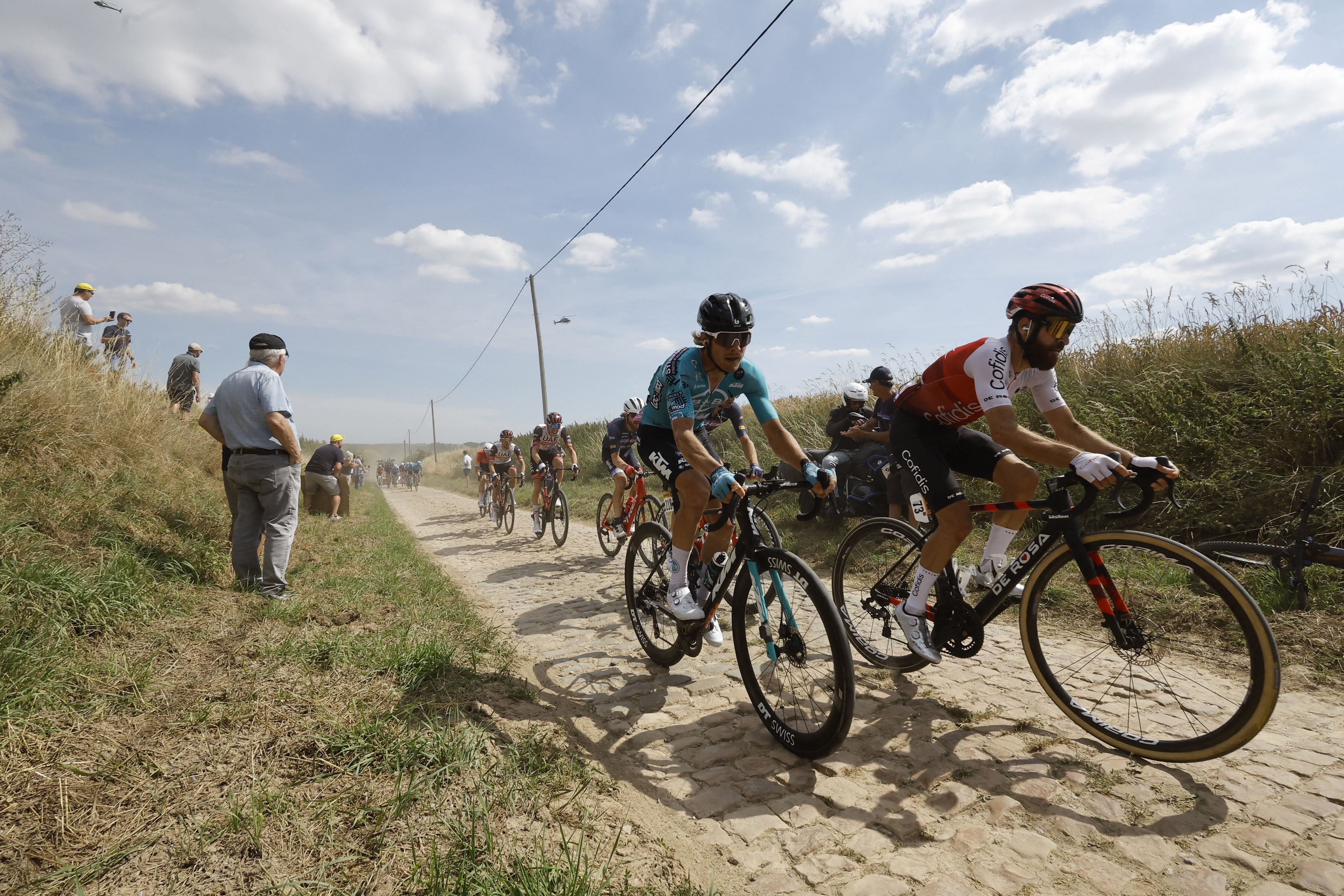 Nairo, Rigo y Martínez superan una dura etapa en el Tour de Francia y subieron puestos en la general