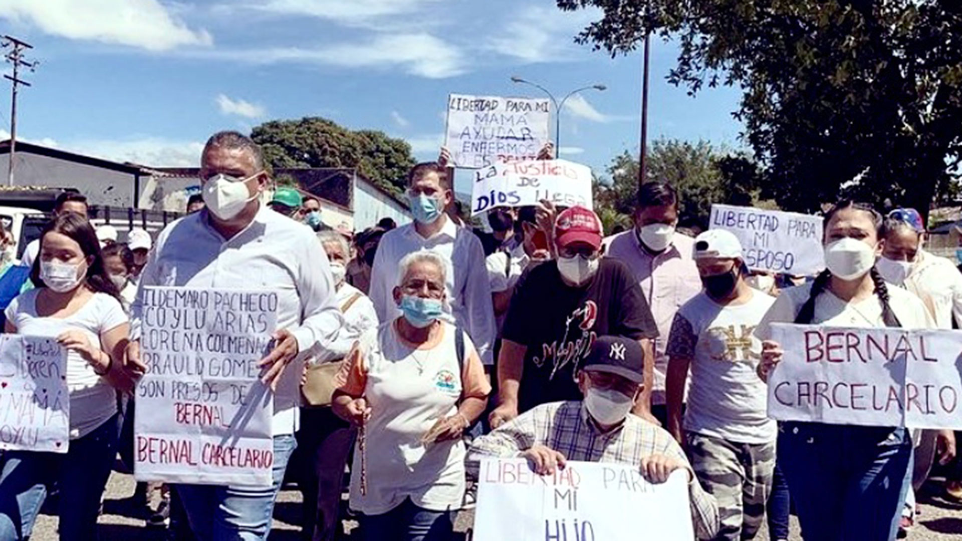 Familiares de funcionarios de Corposalud reclamando justicia para los presos en octubre de 2021