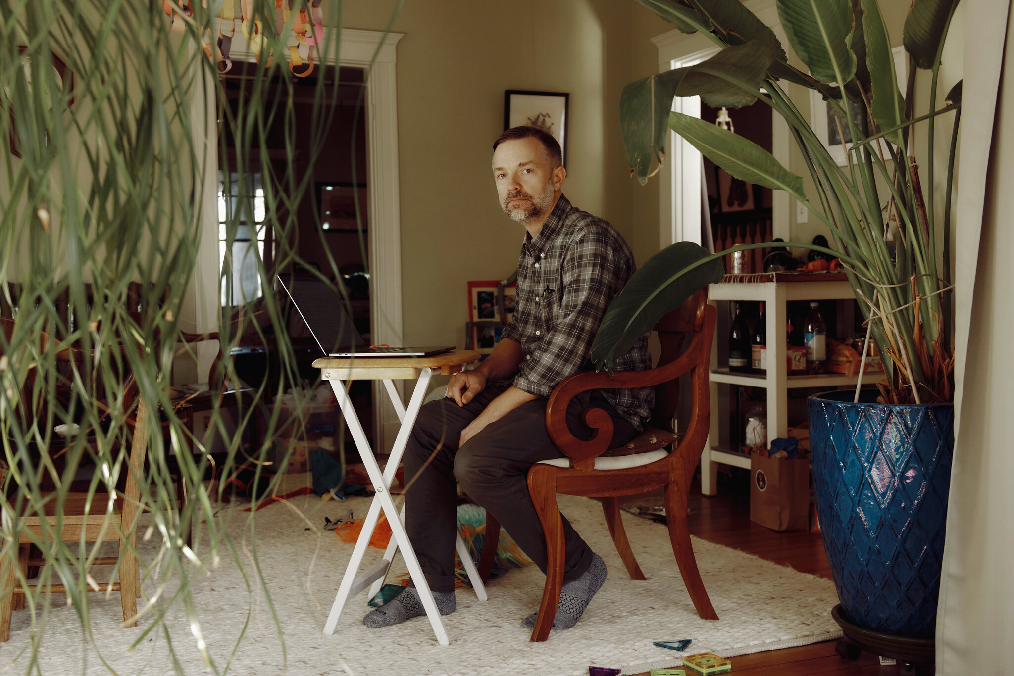 Tim Hirzel trabaja casi todos los días en su casa de Quincy, Massachusetts, pero va a Boston más o menos un día a la semana (Tony Luong/The New York Times)