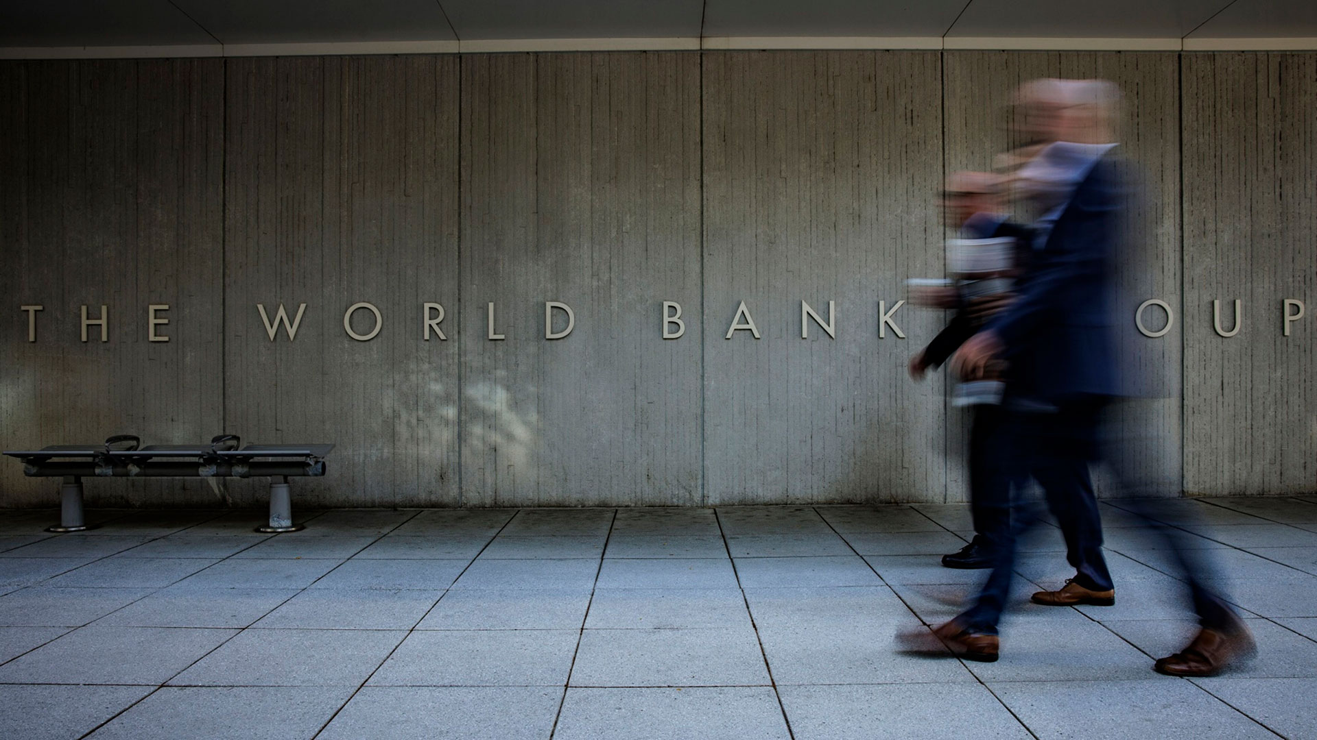 El Banco Mundial advirtió por una fuerte caída en los ingresos de los más jóvenes en la Argentina: a cuánto llega