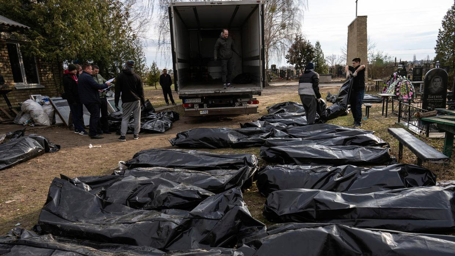 Varios muertos tras los ataques rusos en Bucha 