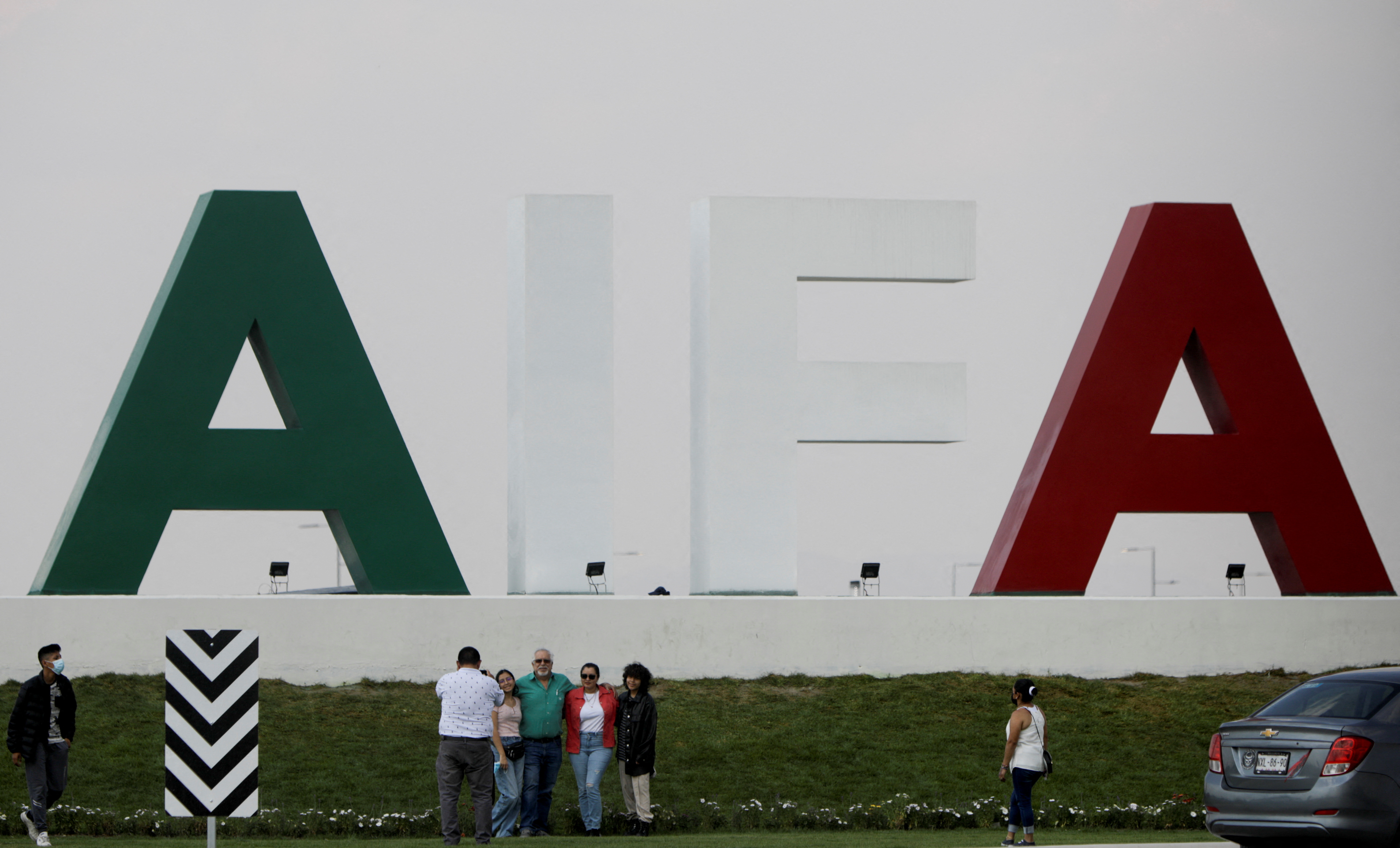 La misma proveedora que en 2017 fue señalada por AMLO, es ahora contratista del AIFA.

(Foto: REUTERS/Luis Cortes)