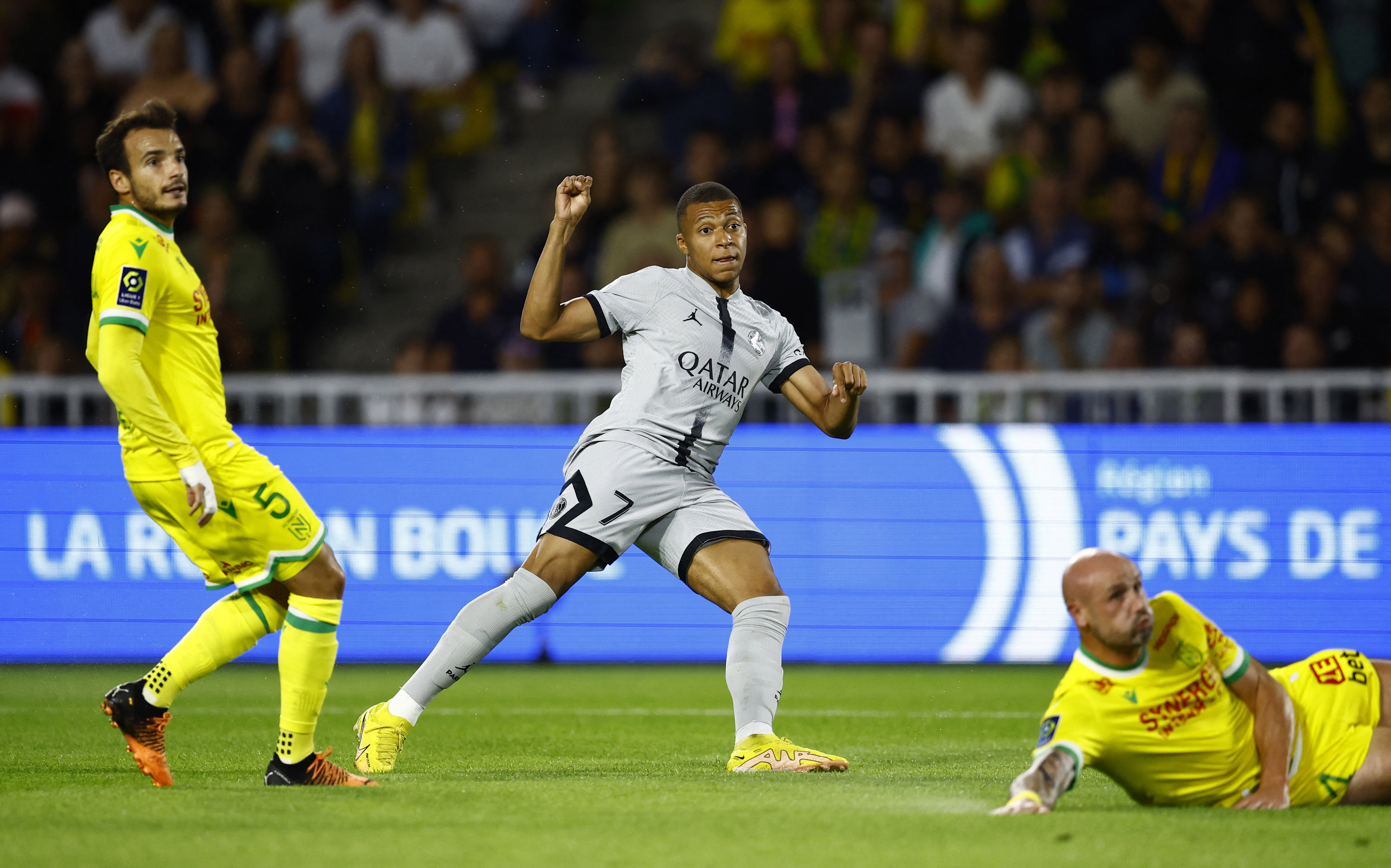 Kylian Mbappé marcó dos goles con asistencias de Messi para el triunfo del PSG ante el Nantes (Foto: REUTERS)