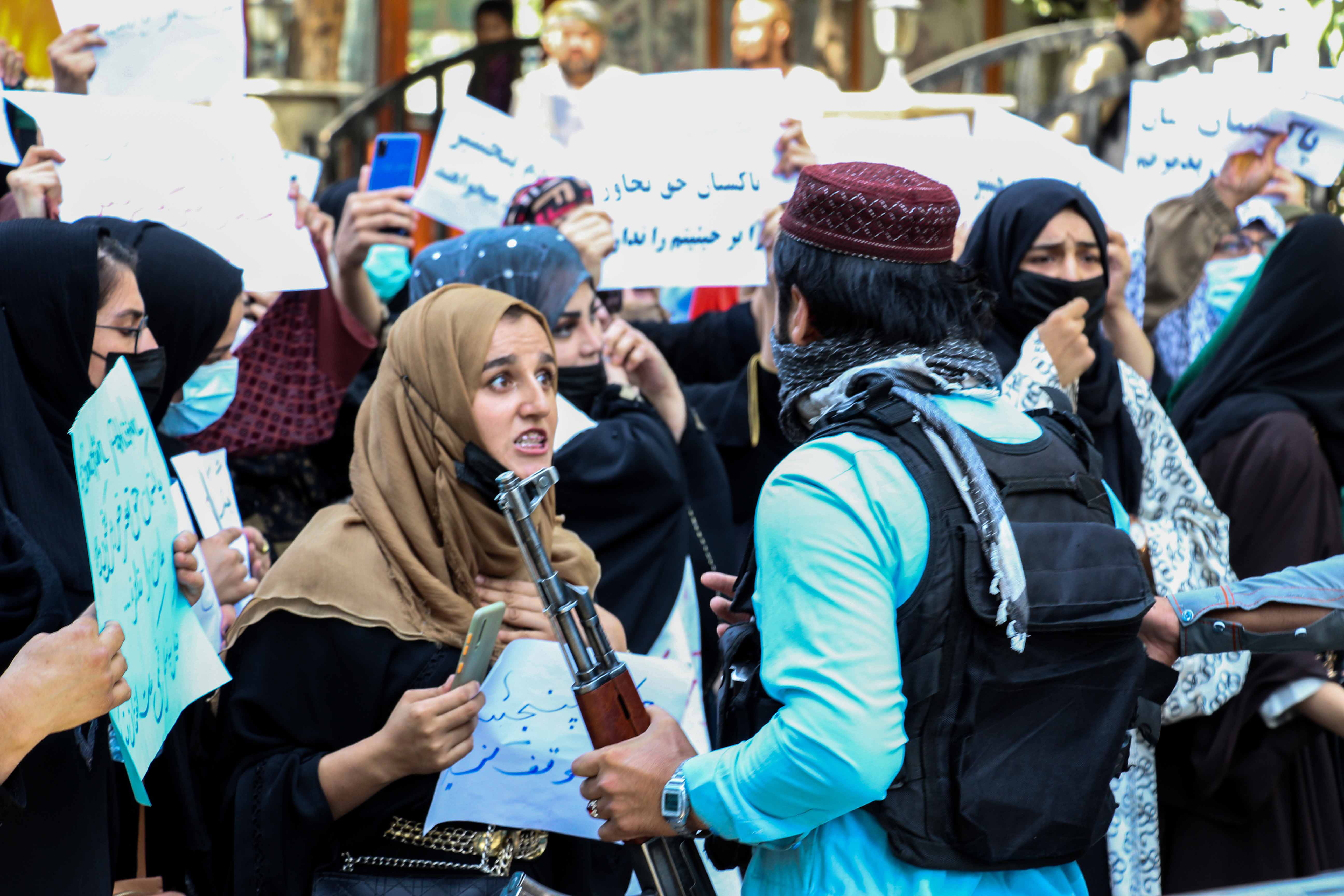 HRW denuncia que la crítica y el disenso son cada vez más difíciles en Afganistán