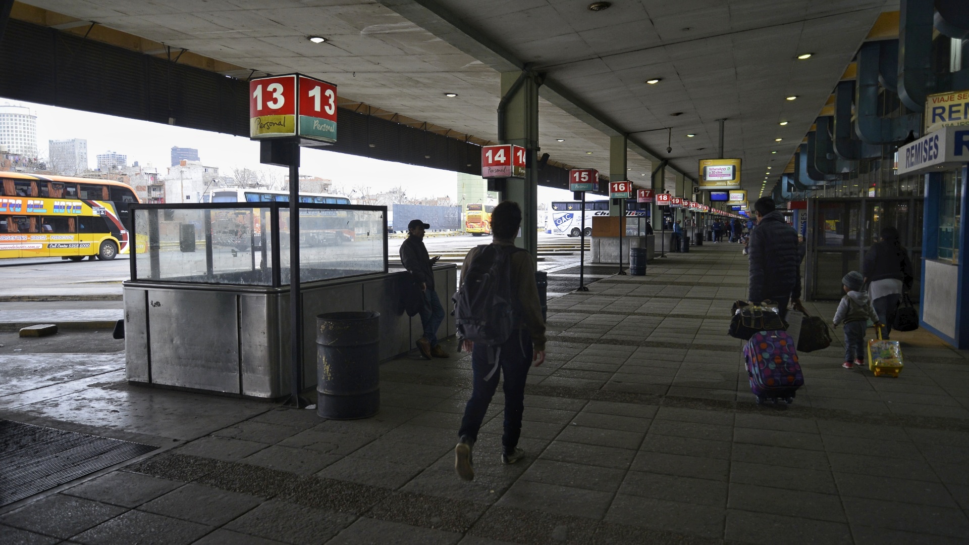Aire acondicionado, capacidad máxima y medidas de prevención: cómo será  viajar en trenes y colectivos durante las vacaciones - Infobae