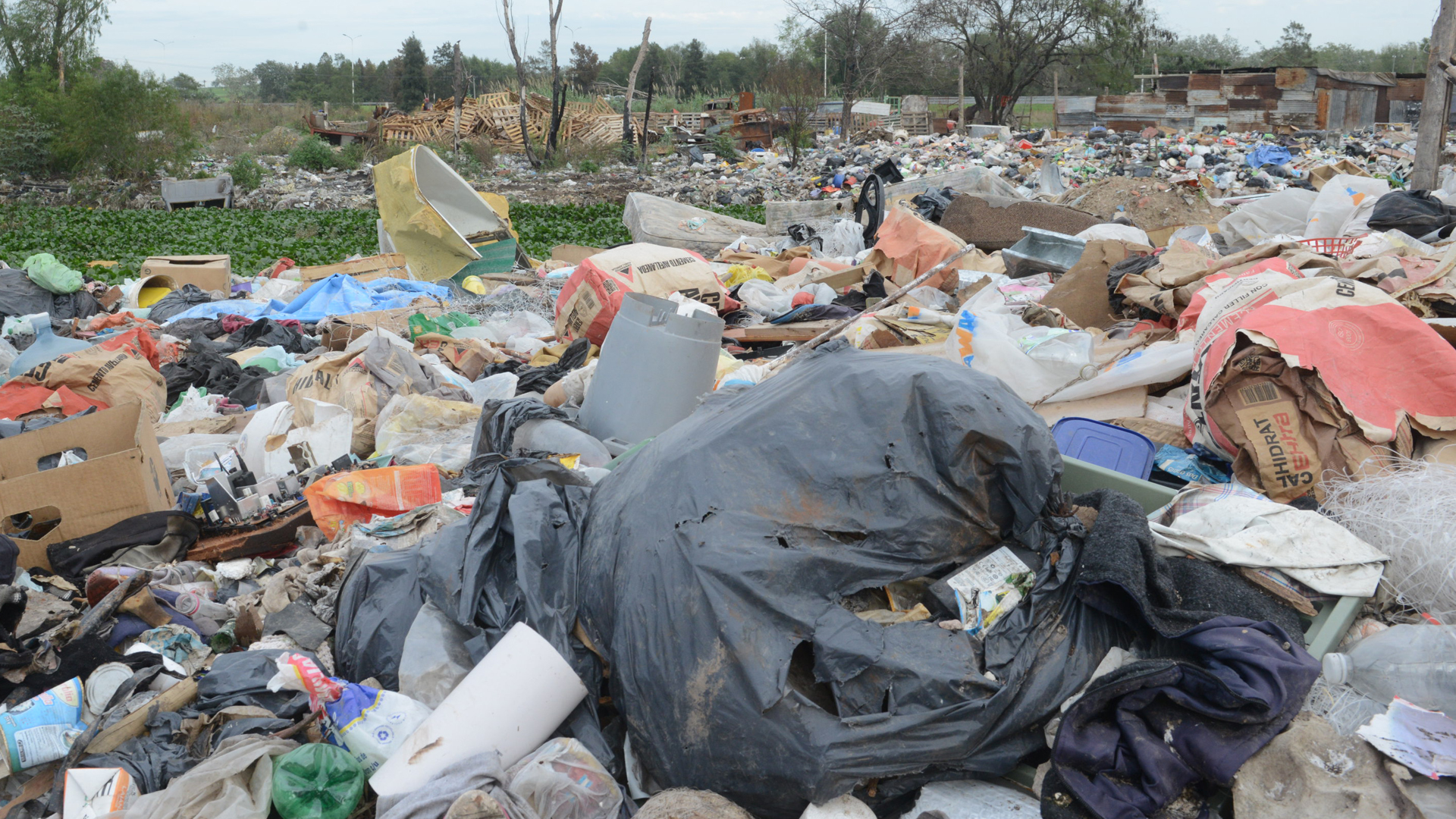 En Argentina, los datos pueden resultar impactantes: cada día se producen 1,15 kg de basura por habitante, lo que implica unas 54.000 toneladas. (Fernando Calzada)