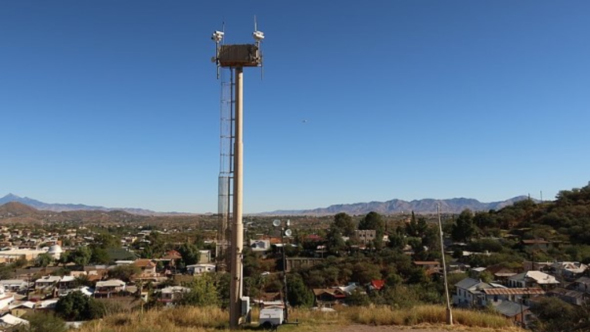 Torre RVSS colocada en Nogales, Arizona. (EFF)