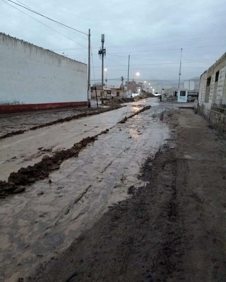 Un huaico de grandes proporciones cayó esta madrugada en el distrito de Punta Negra. Twitter: @rodriguezj7