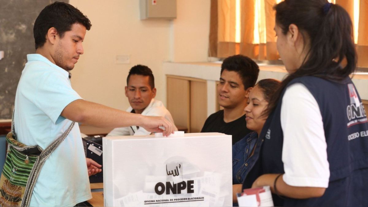 Eight million Peruvians under the age of 29 will vote on Sunday, October 2.
